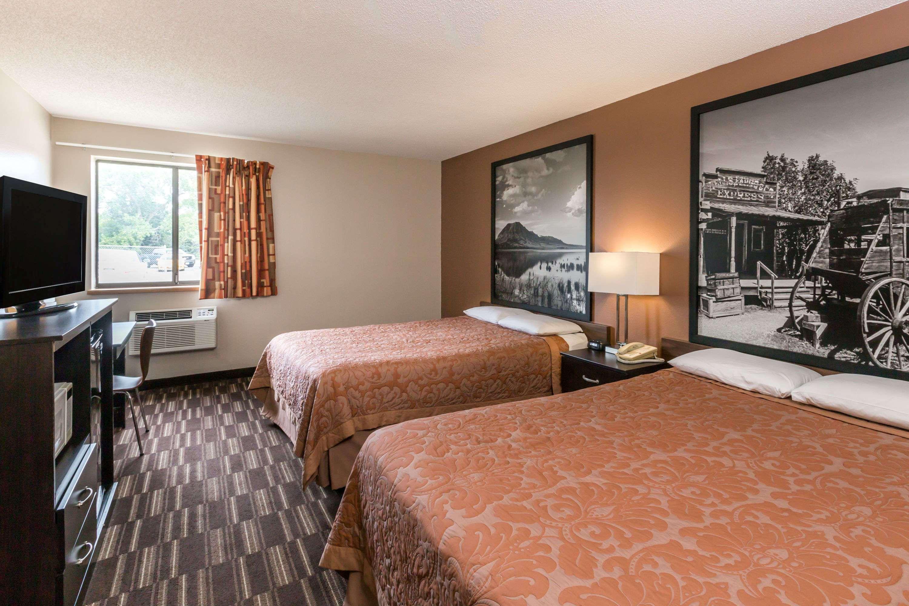 Super 8 by Wyndham Madison — photo 4