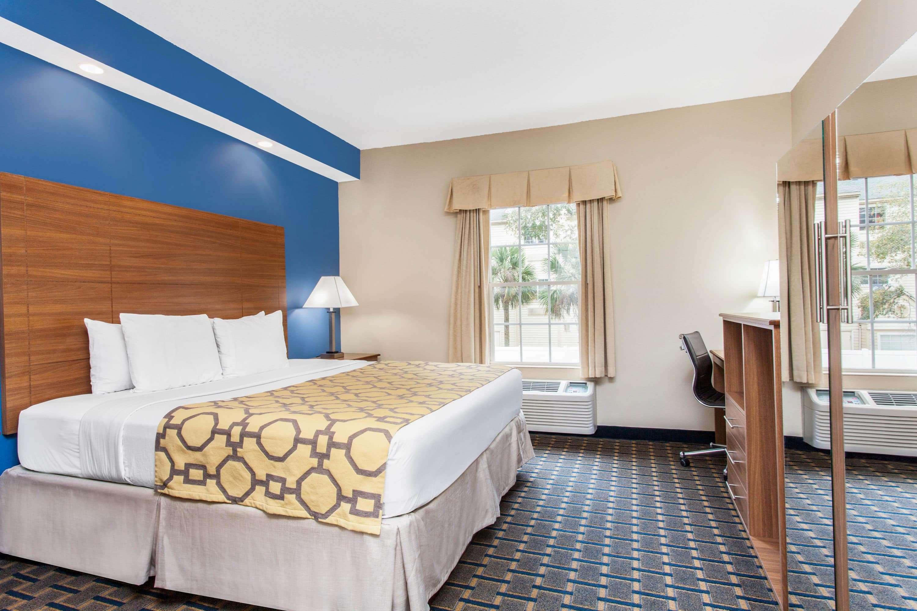 Baymont by Wyndham Jacksonville/Butler Blvd — photo 5