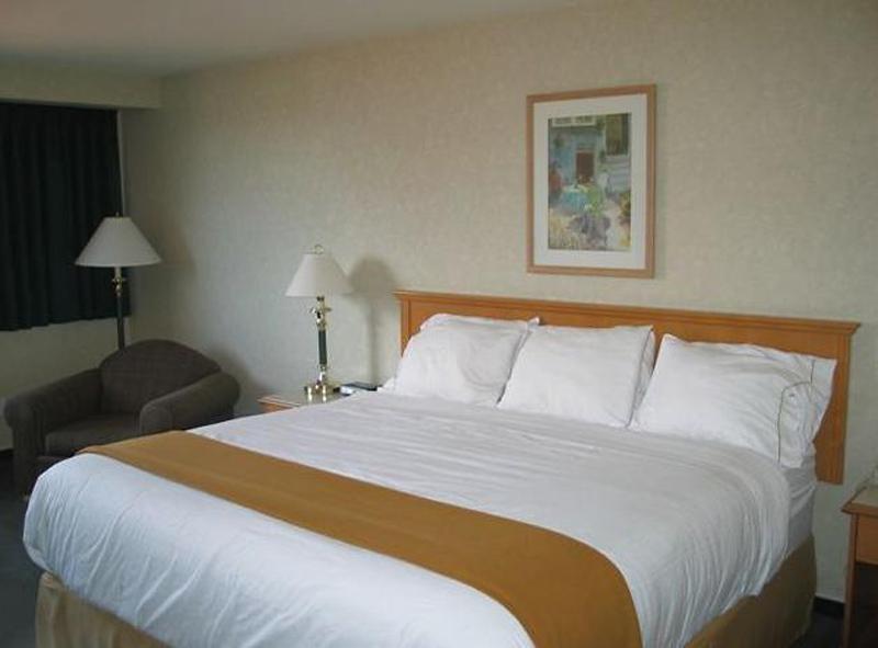 The Kanata Kelowna Hotel & Conference Centre — photo 4