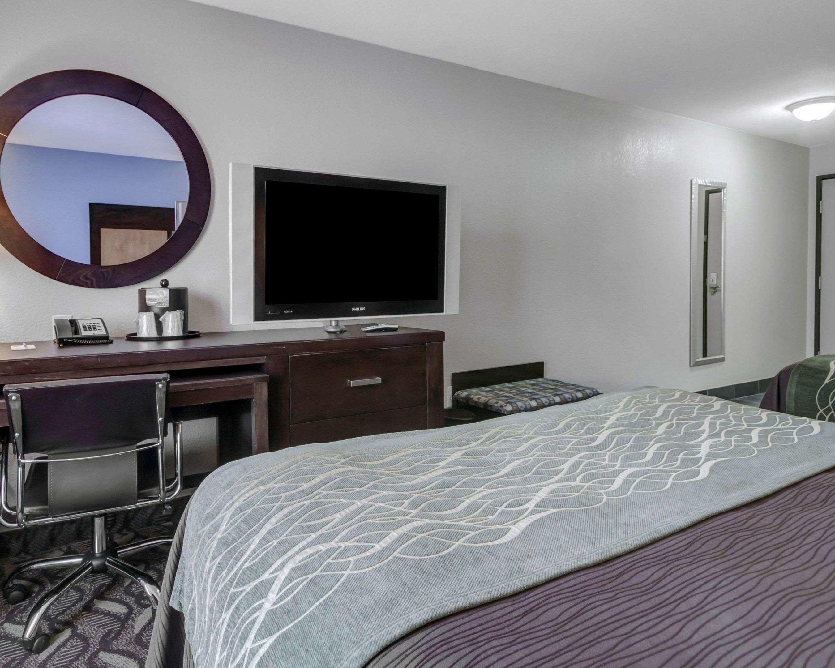 Comfort Inn & Suites I-10 Airport Hotel — photo 5