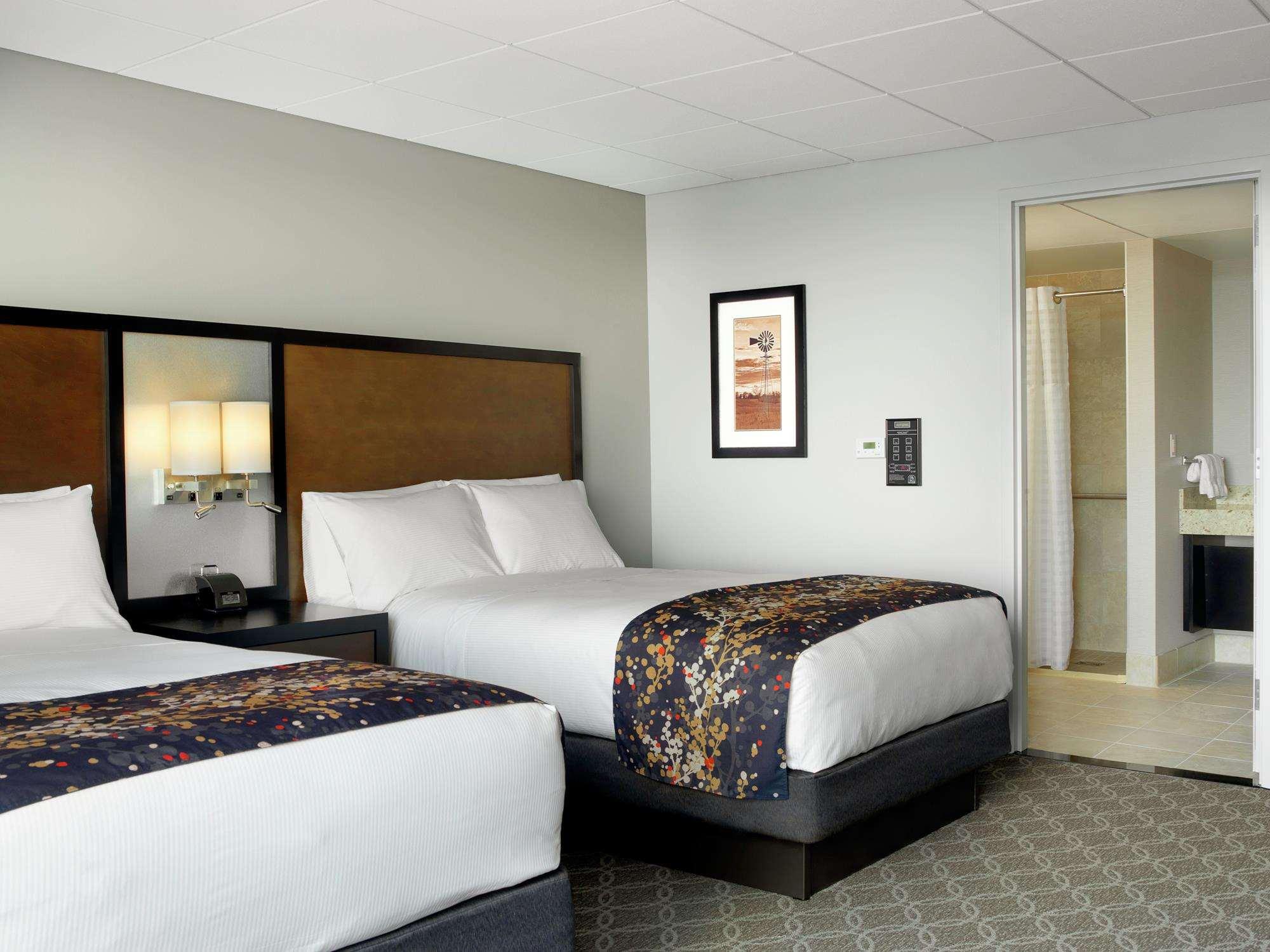 DoubleTree Cedar Rapids Convention Complex — photo 5