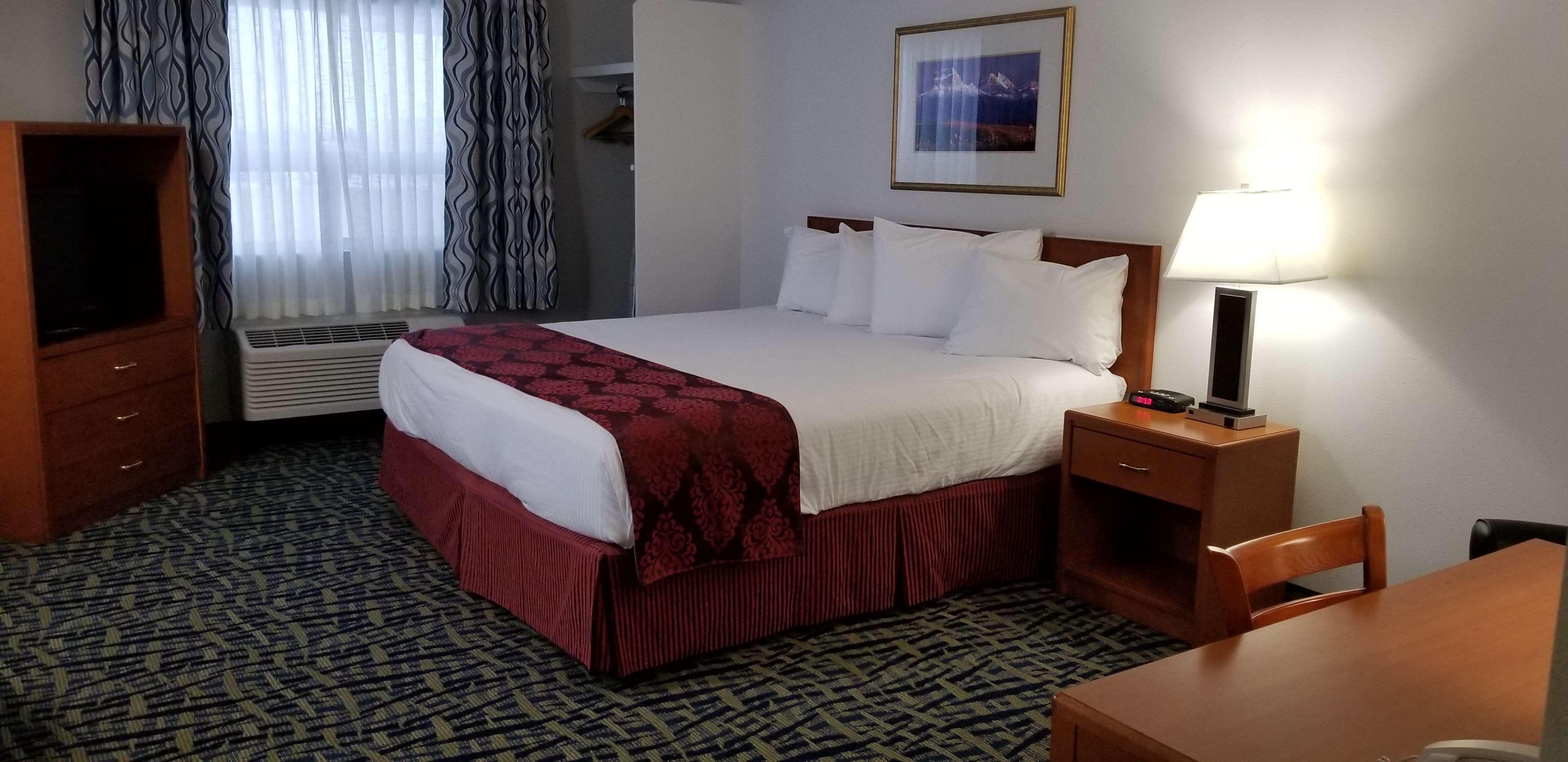 SureStay Plus Hotel by Best Western Lethbridge — photo 4