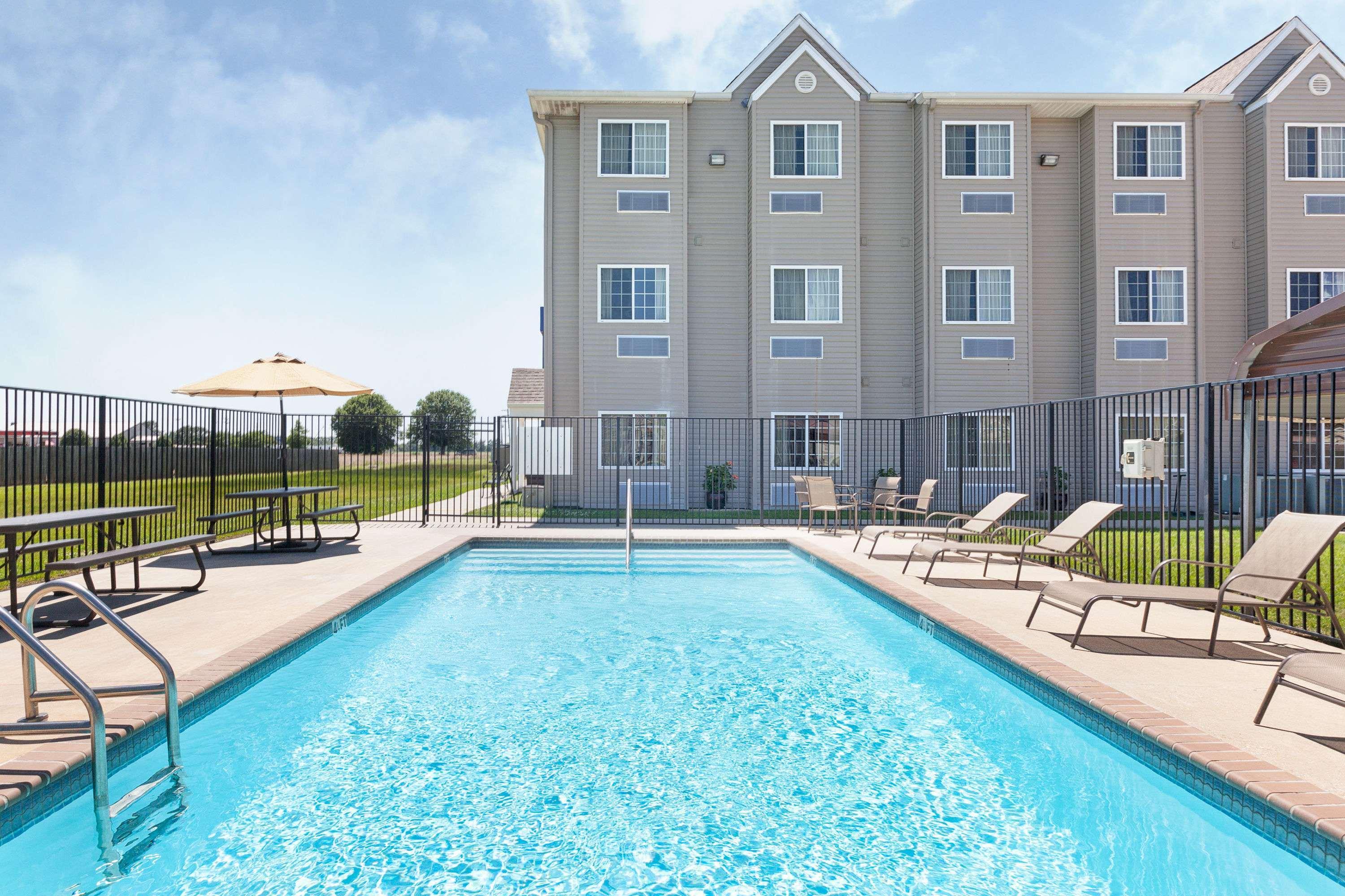 Microtel Inn & Suites by Wyndham Breaux Bridge — photo 3