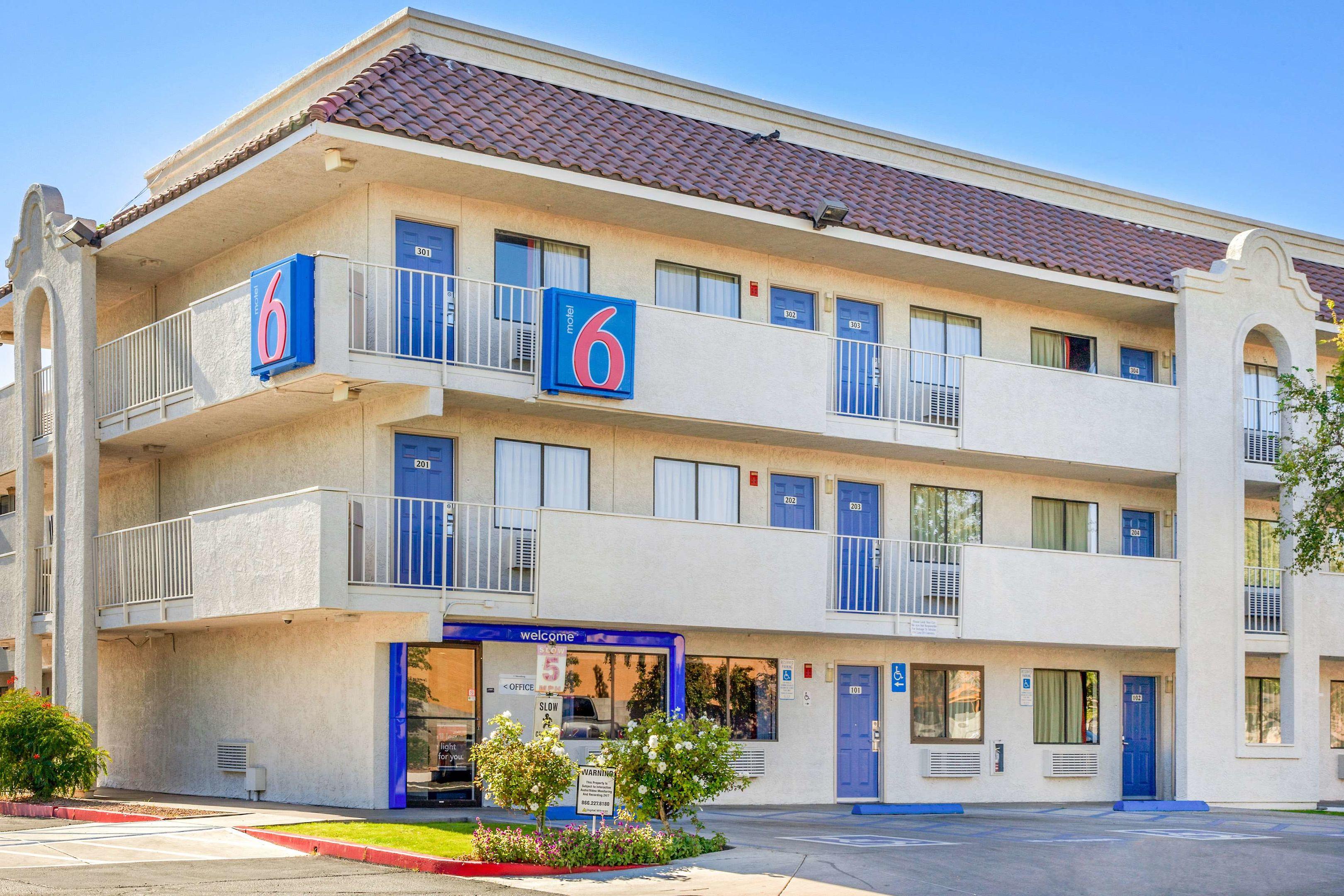 Motel 6 Phoenix West — photo 4