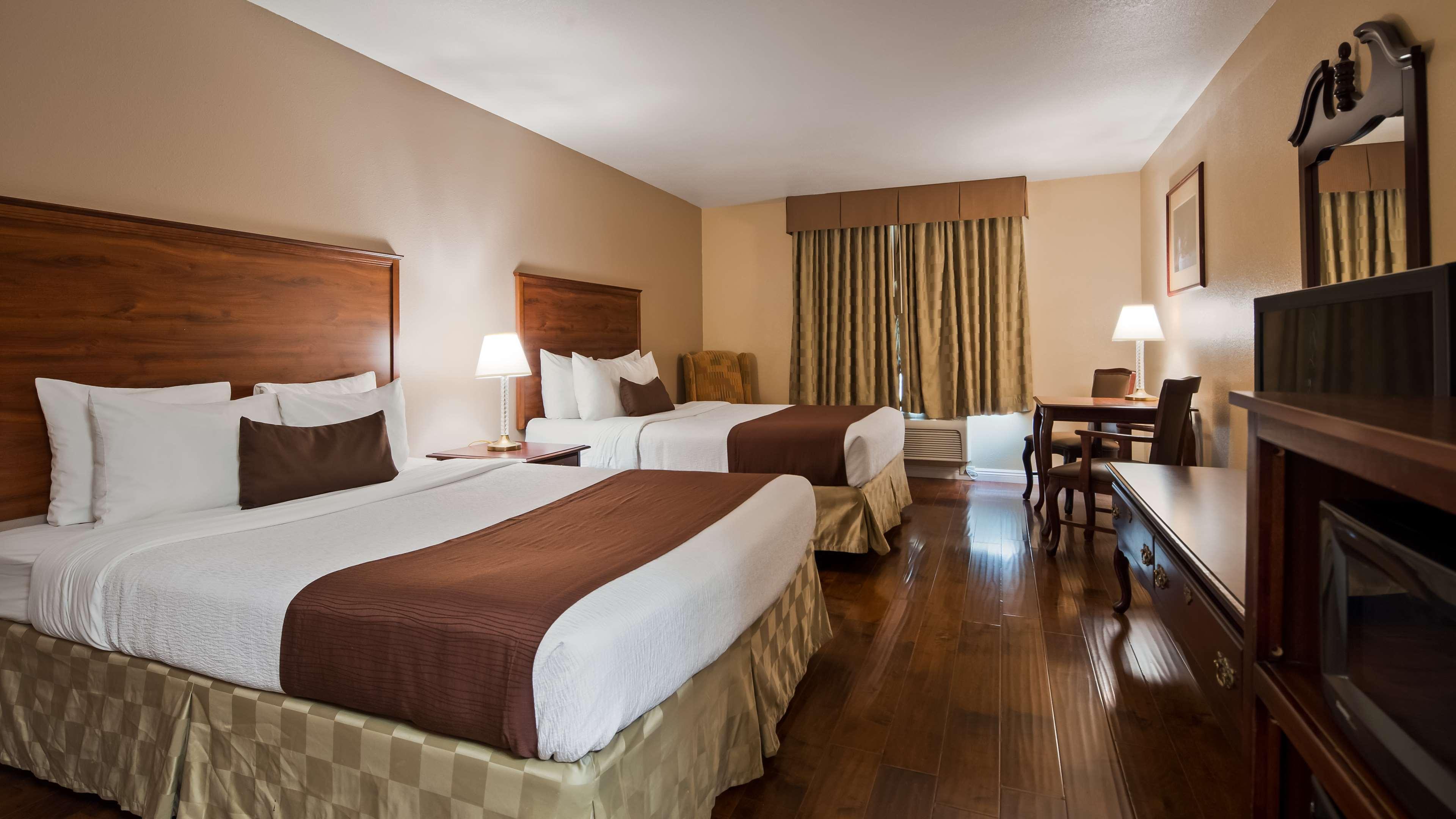Best Western Plus John Jay Inn & Suites — photo 4