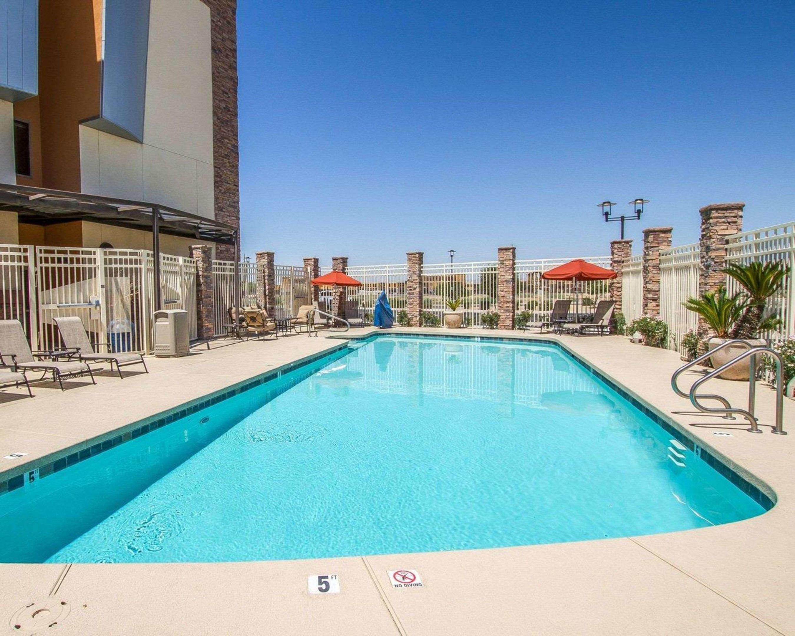 Comfort Suites University of Phoenix Stadium Area — photo 5