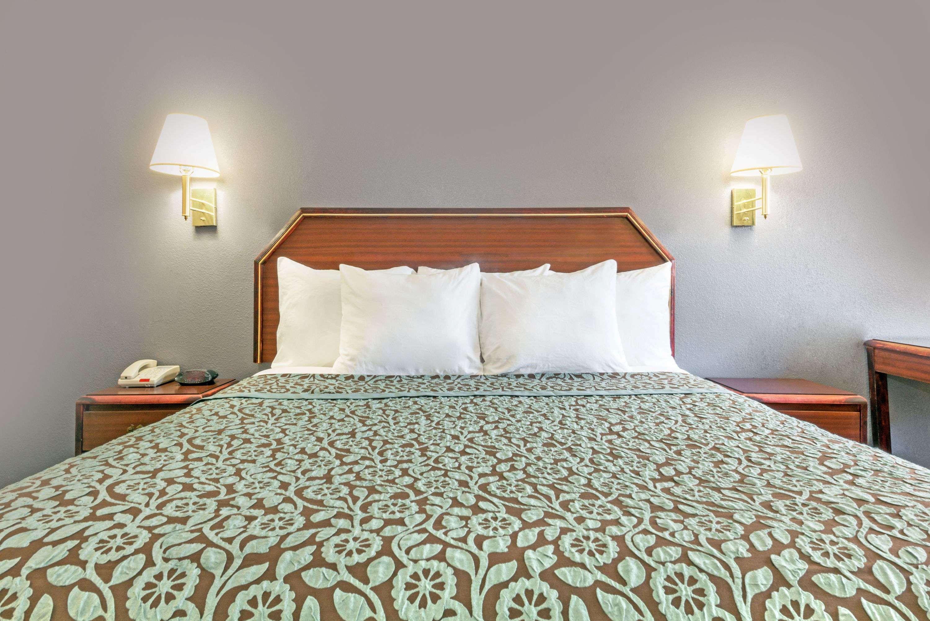 Days Inn Ruidoso Downs — photo 5