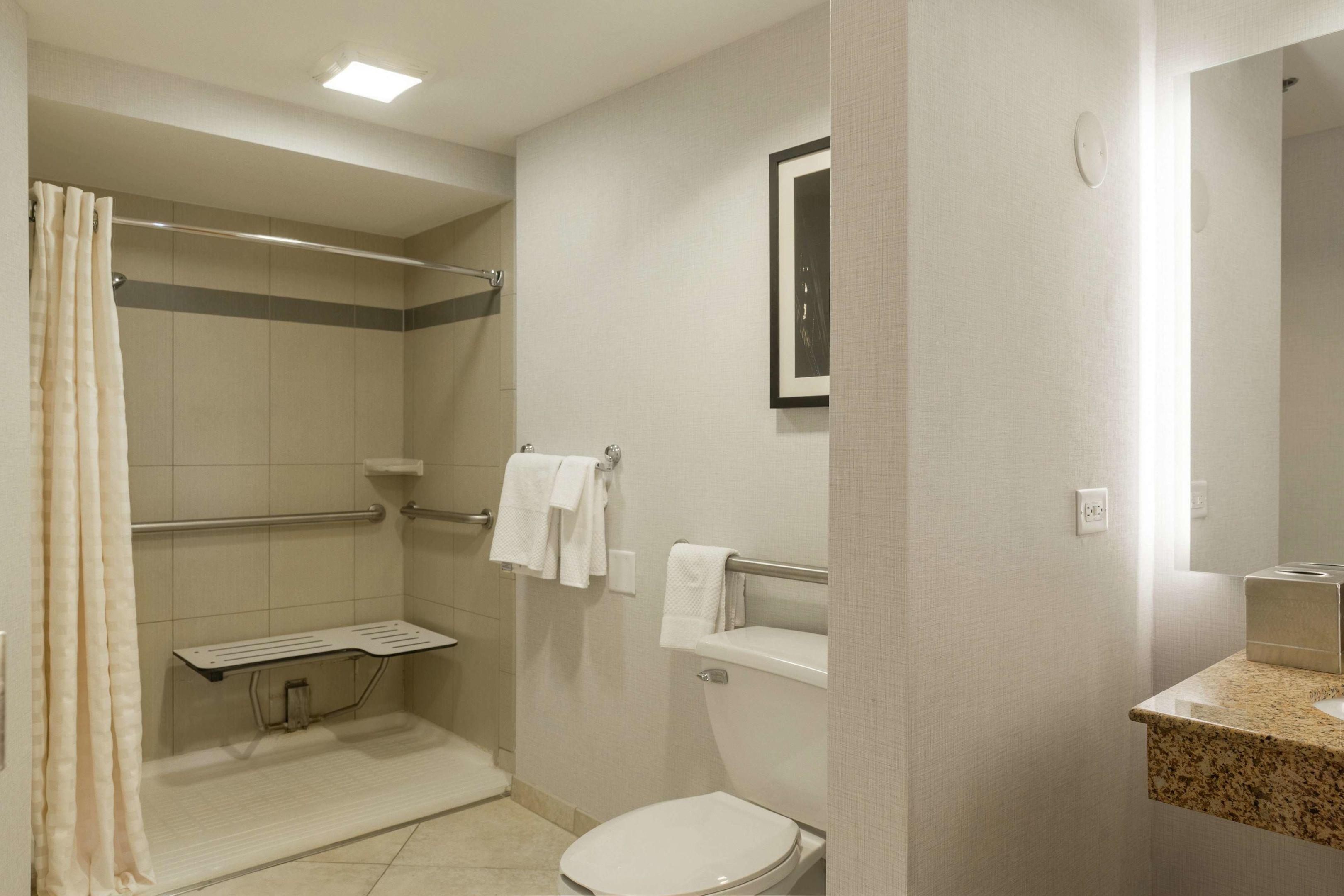 Hilton Chicago/Oak Lawn — photo 4