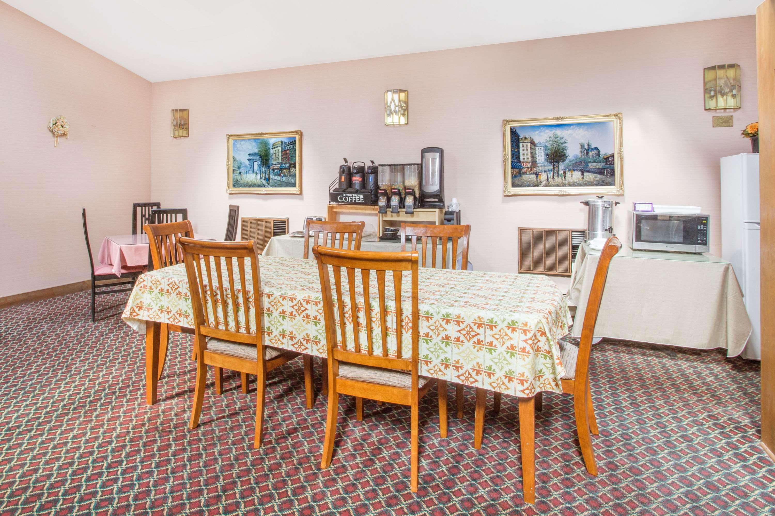 Knights Inn Endwell/Binghamton — photo 5