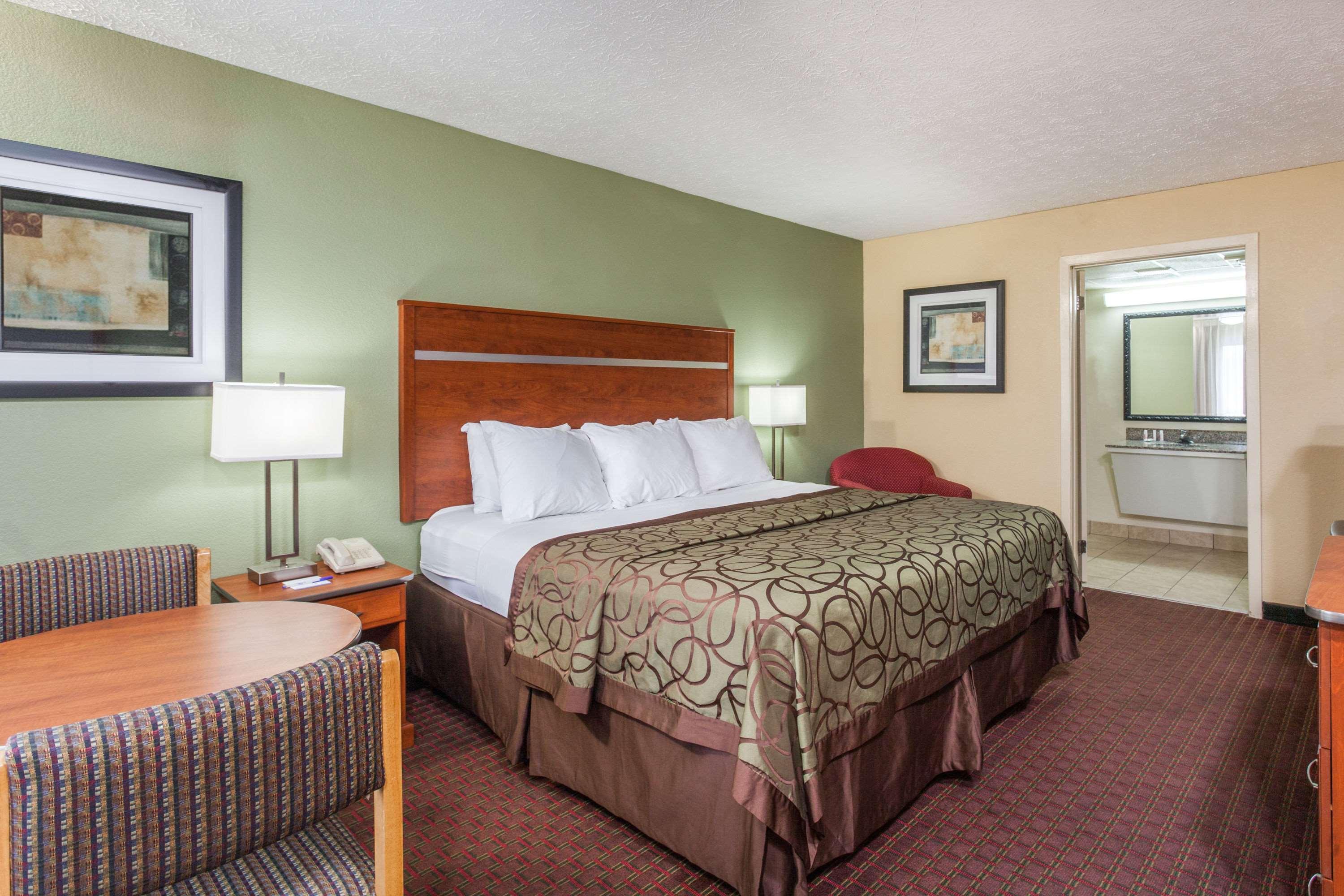Baymont by Wyndham Pigeon Forge — photo 4