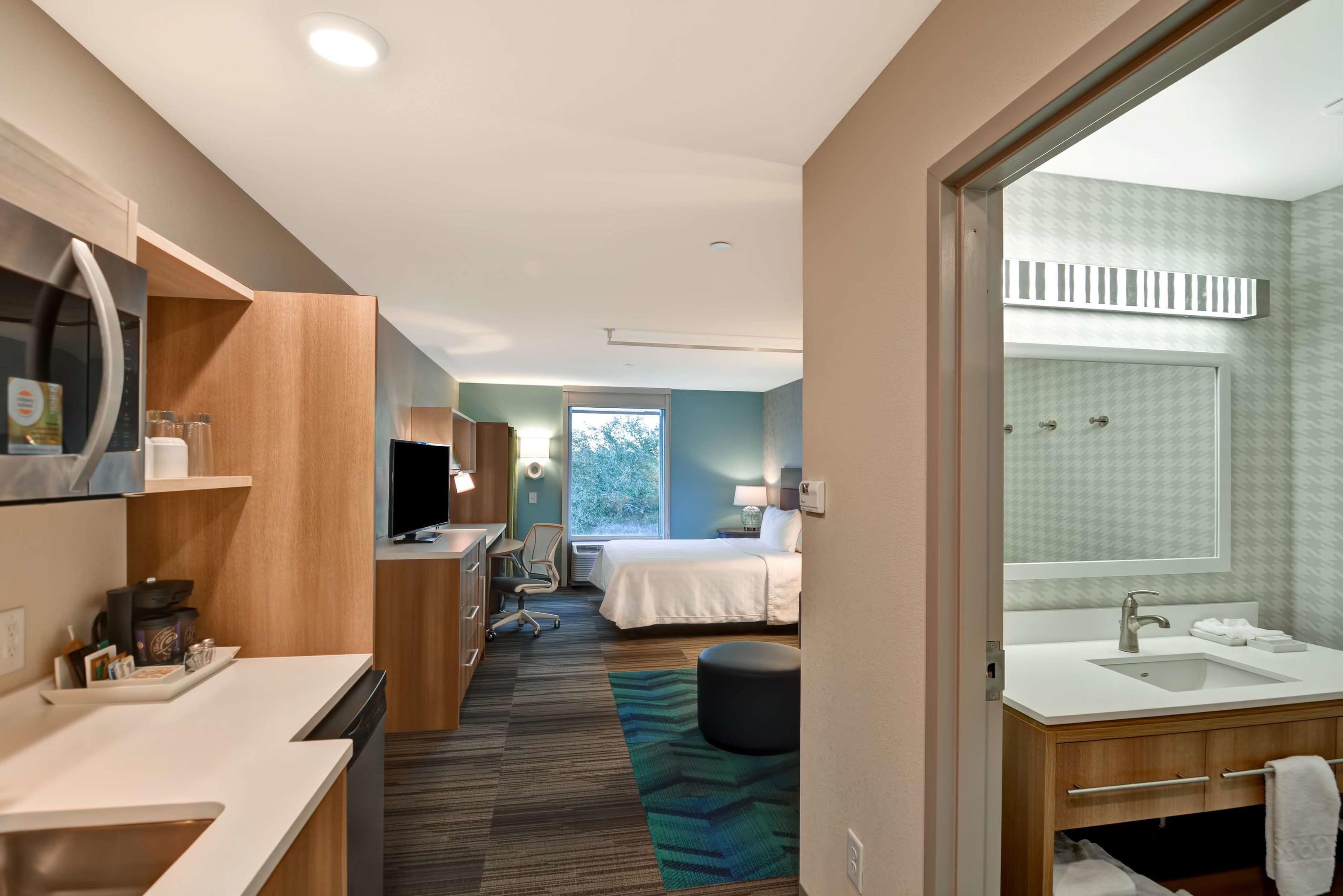 Home2 Suites by Hilton Tampa USF Near Busch Gardens — photo 5