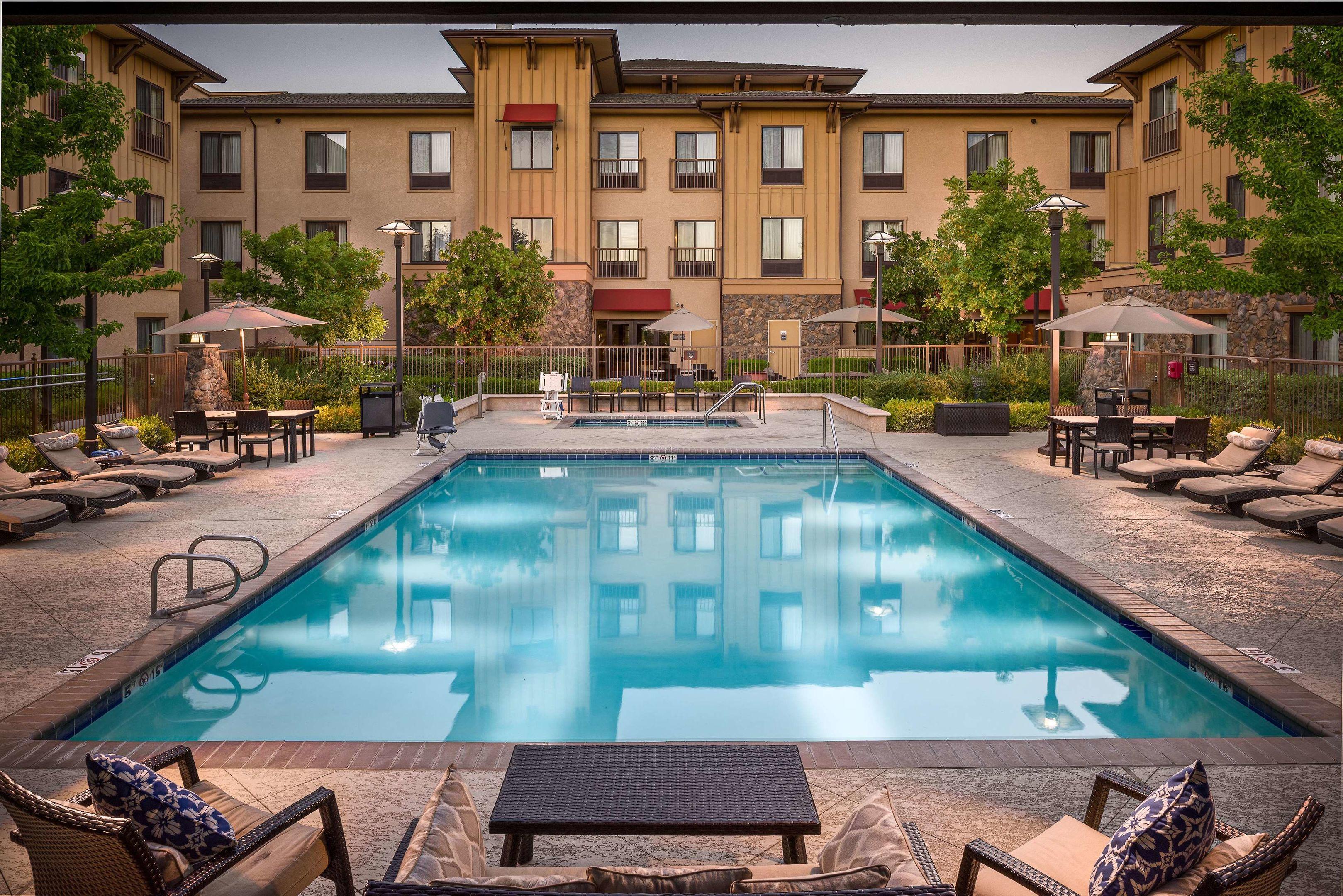 Hampton Inn & Suites Windsor- Sonoma Wine Country — photo 5