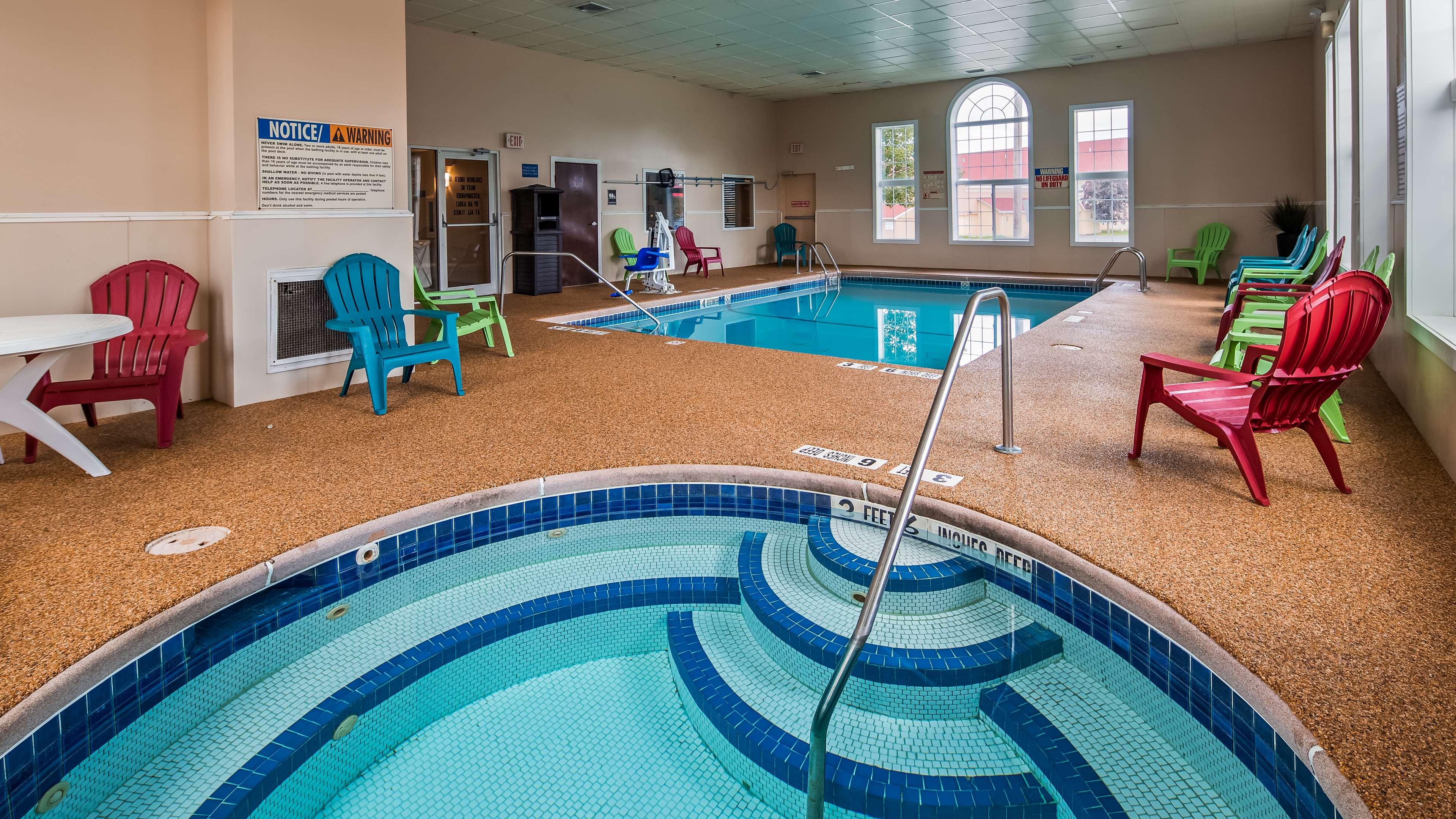 Best Western Crown Inn & Suites — photo 4