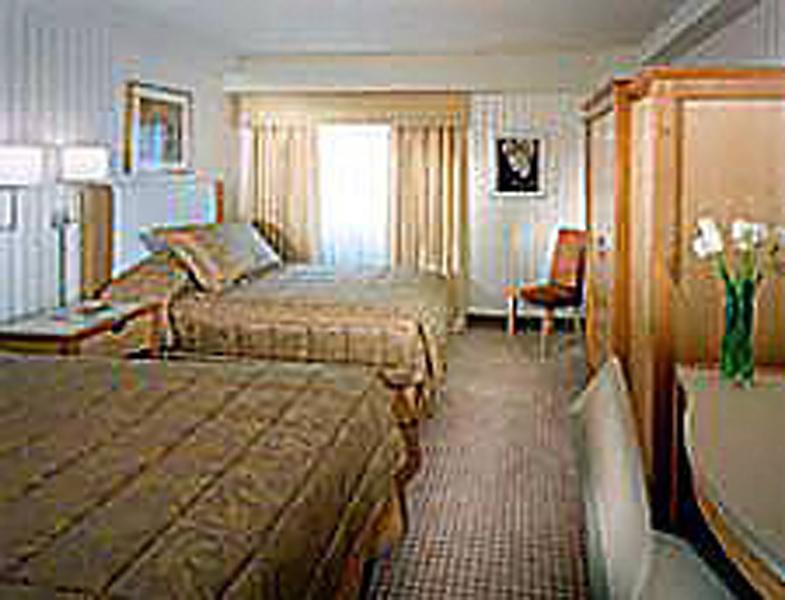 Embassy Suites Charlotte — photo 4