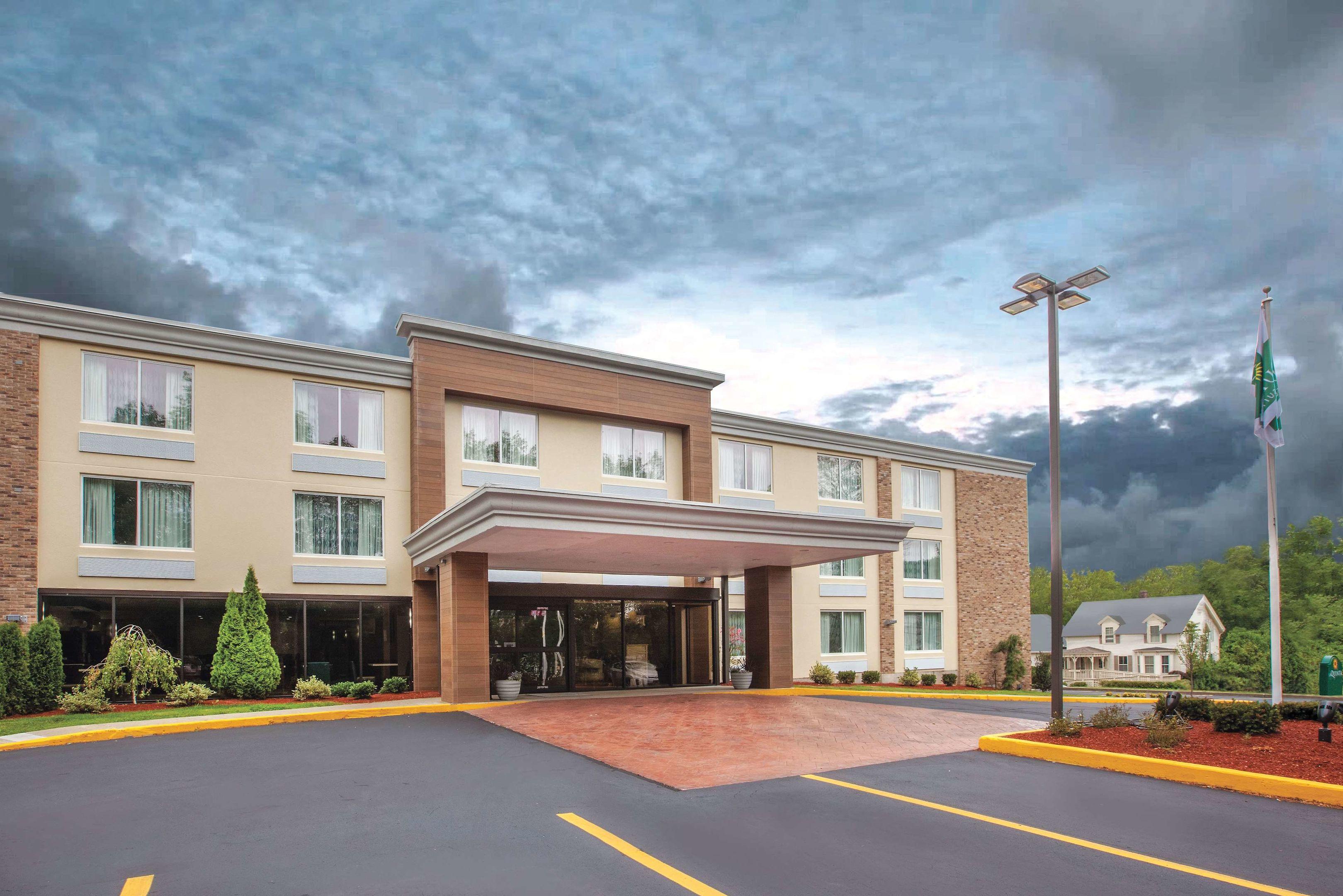 La Quinta Inn & Suites Sturbridge — photo 3