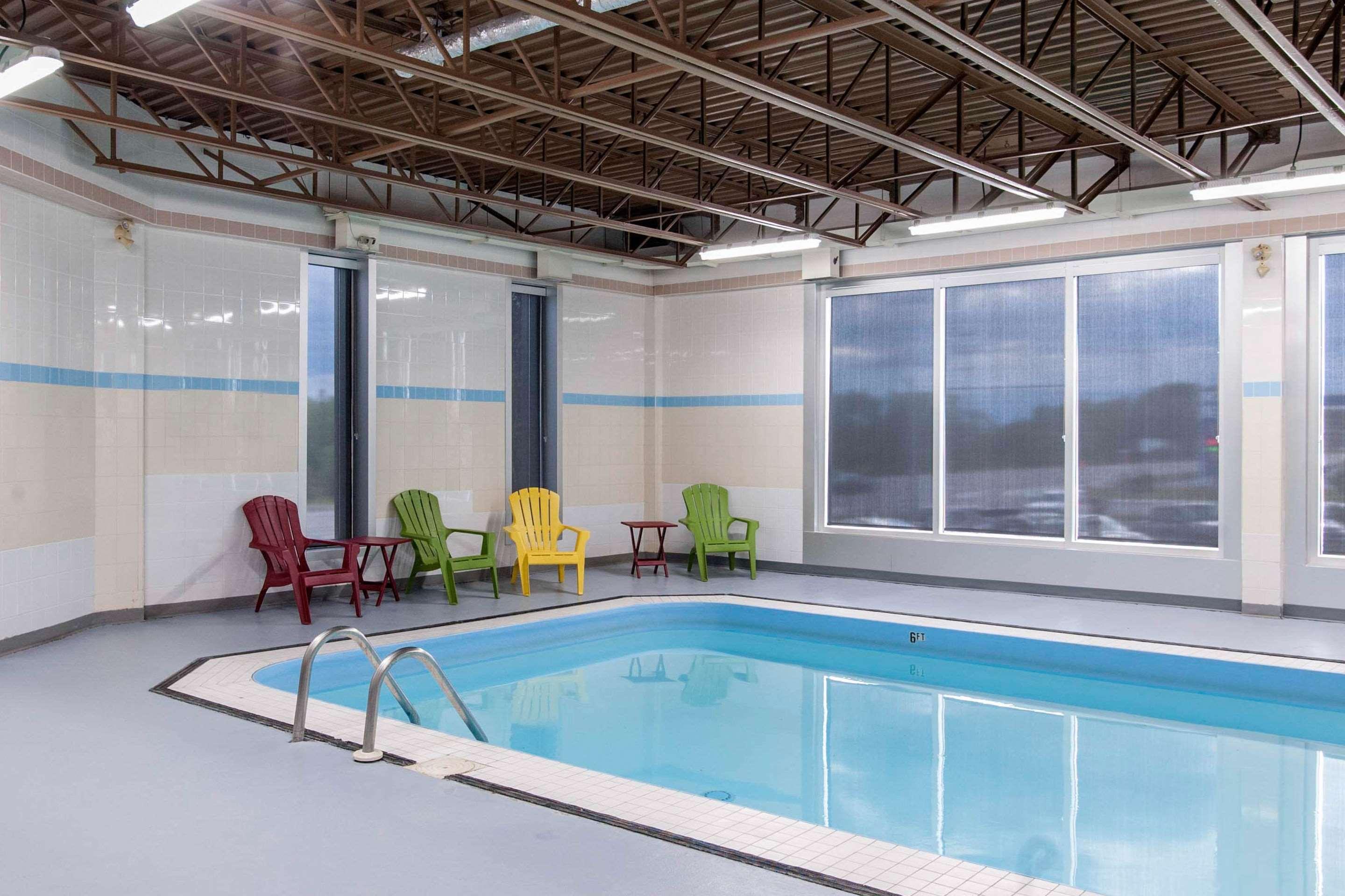 Quality Hotel & Suites — photo 4