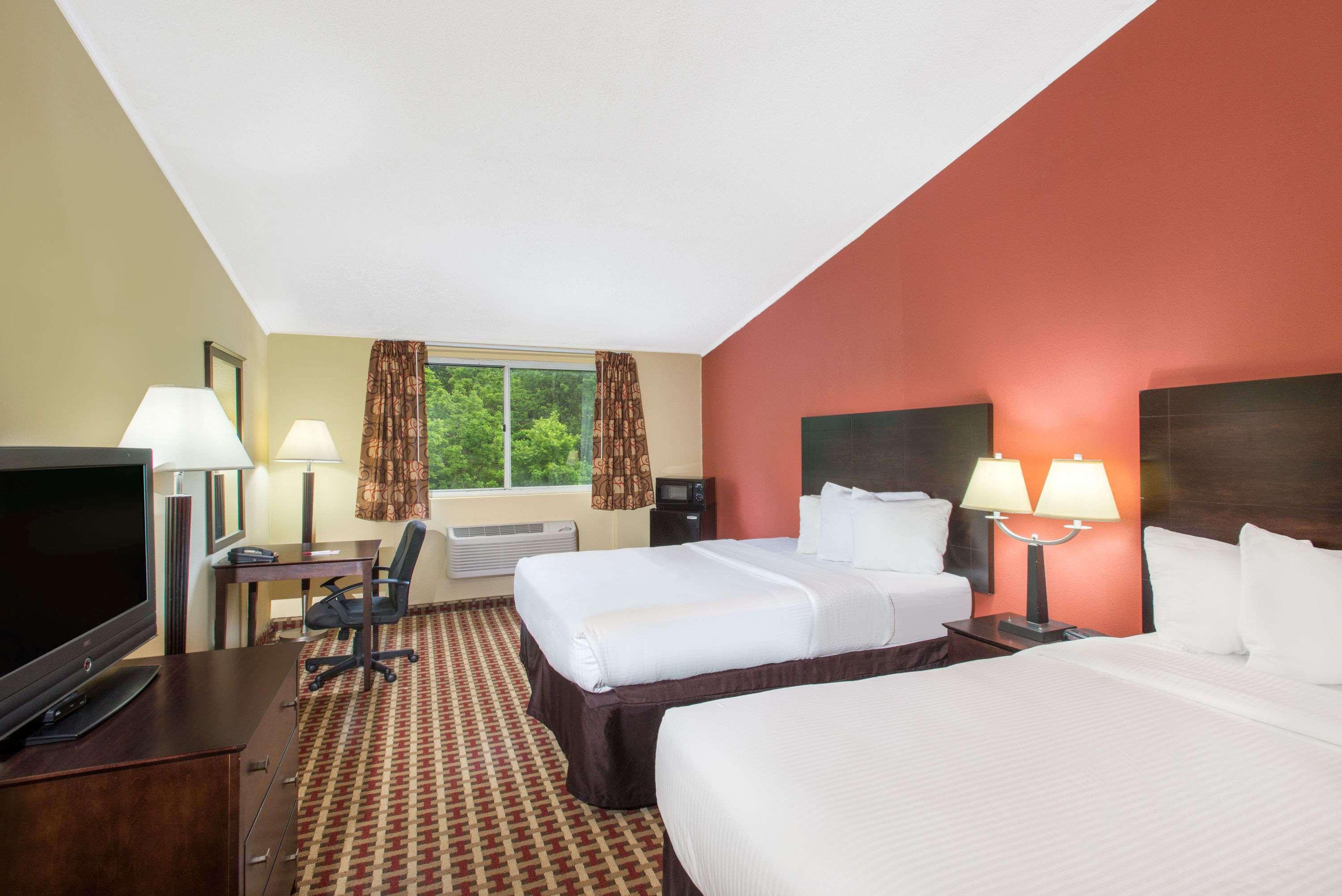 Ramada by Wyndham Whitehall/Allentown — photo 5