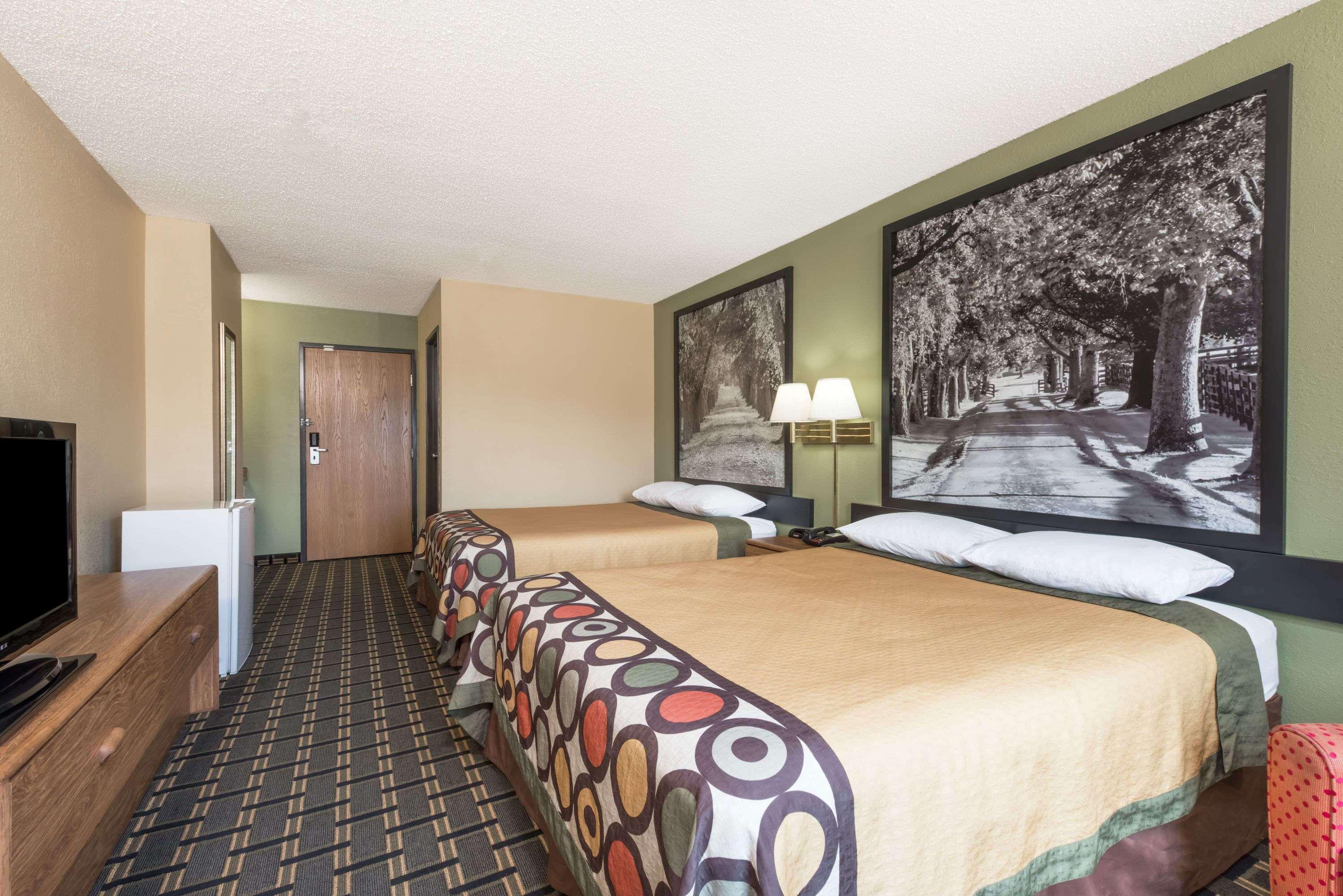 Super 8 by Wyndham Greenville — photo 5