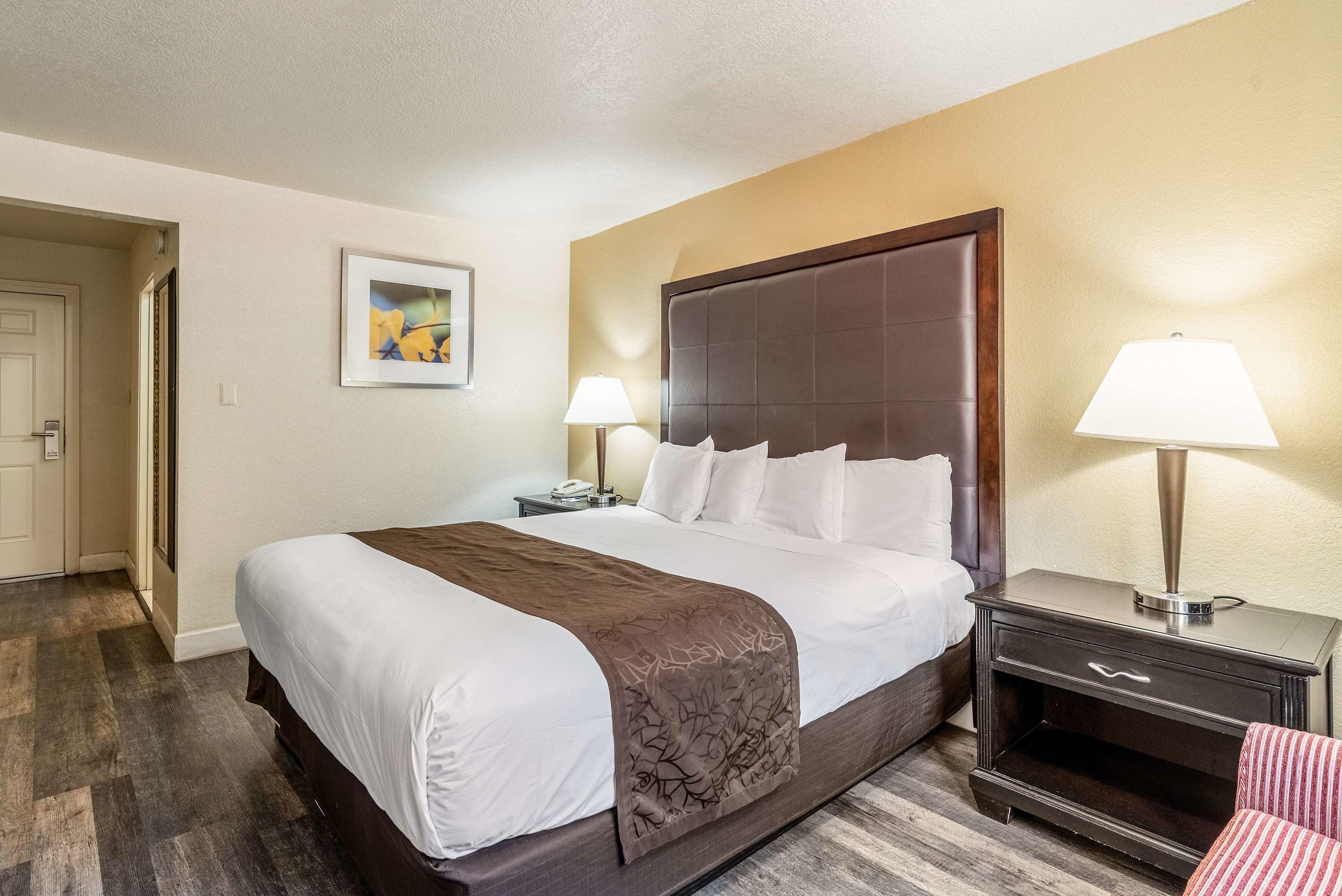 Americas Best Value Inn & Suites — photo 4