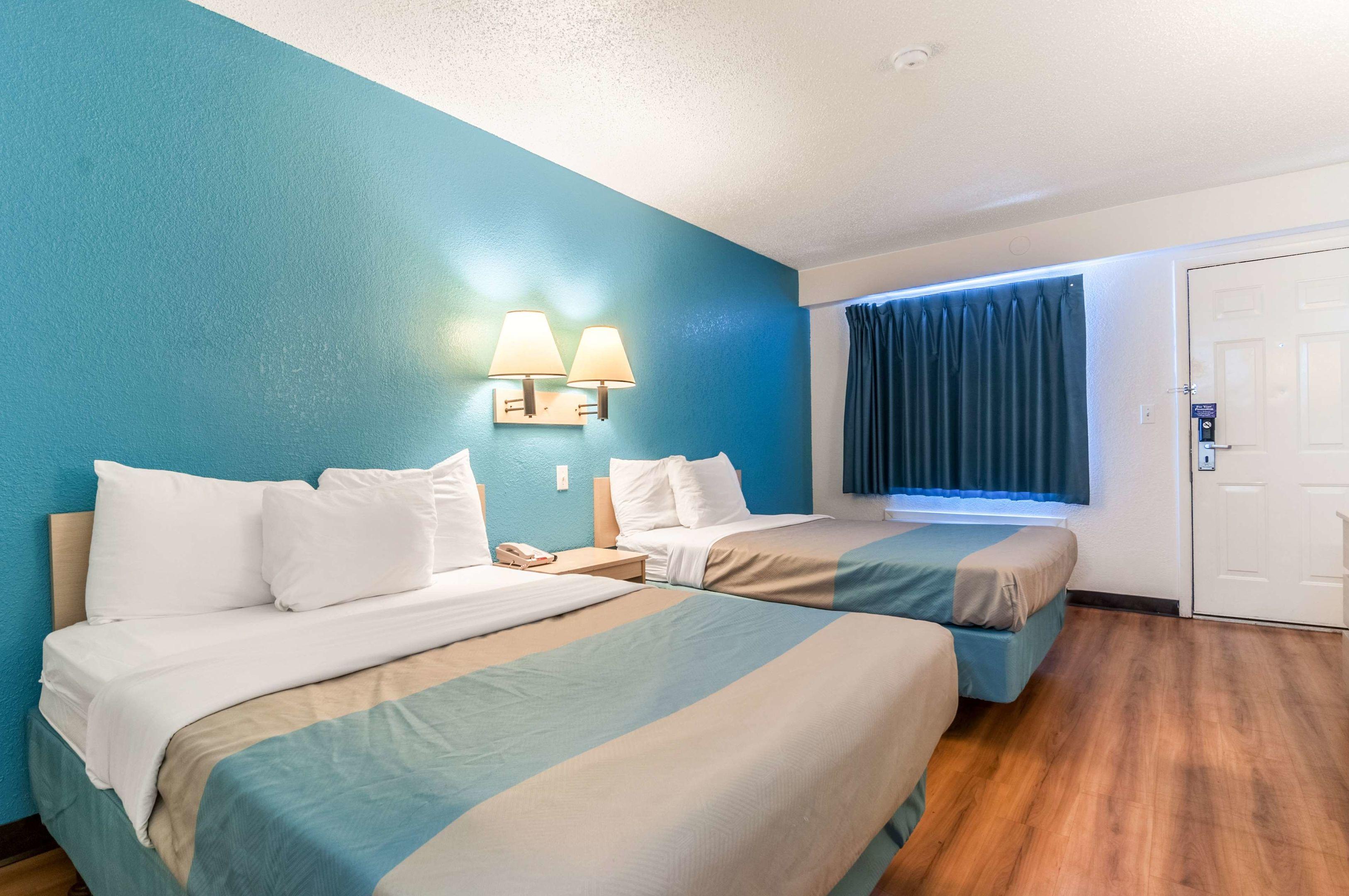 Motel 6 Detroit Northwest - Farmington Hills — photo 4