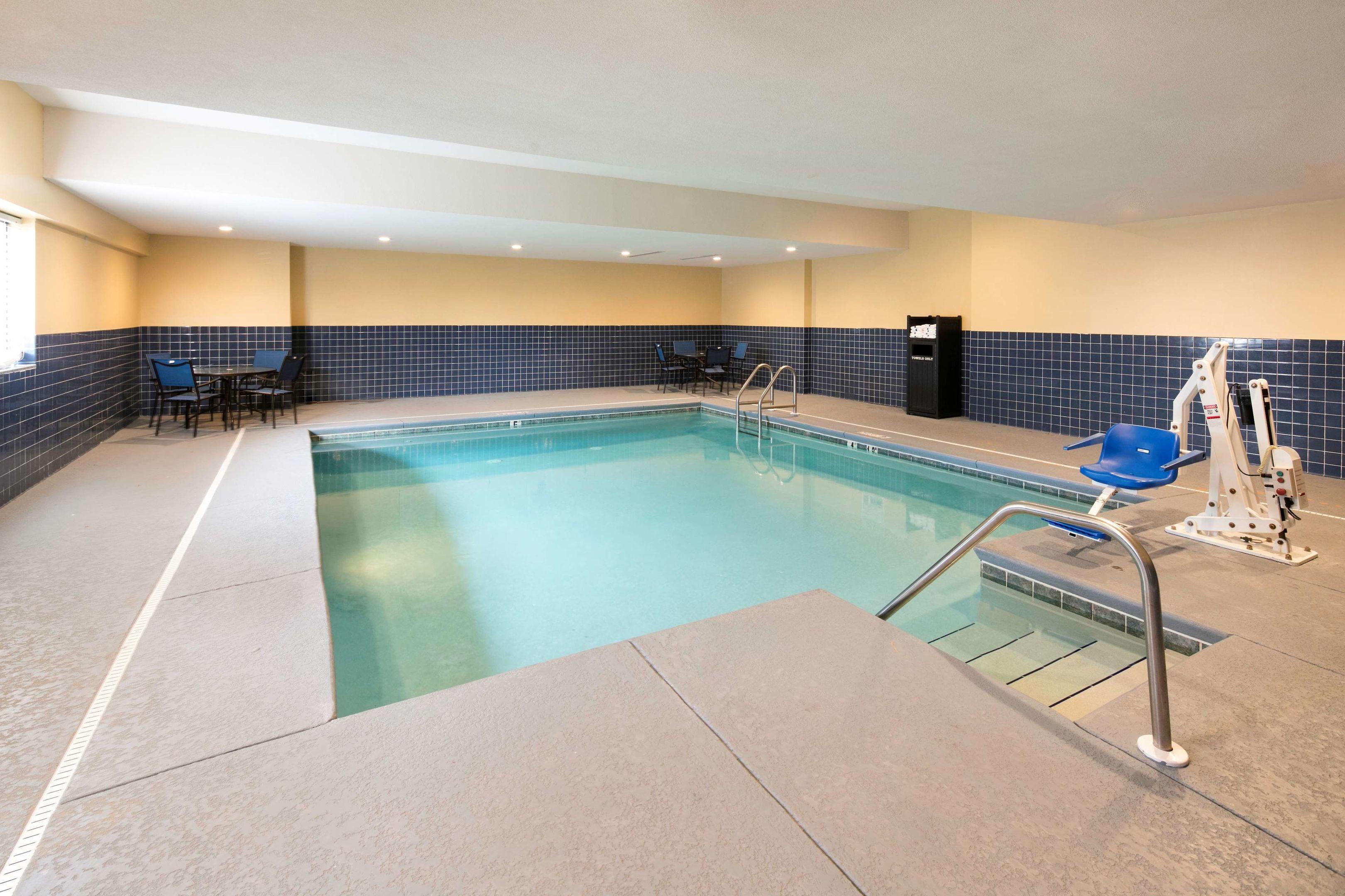 Red Lion Inn & Suites Saraland — photo 3