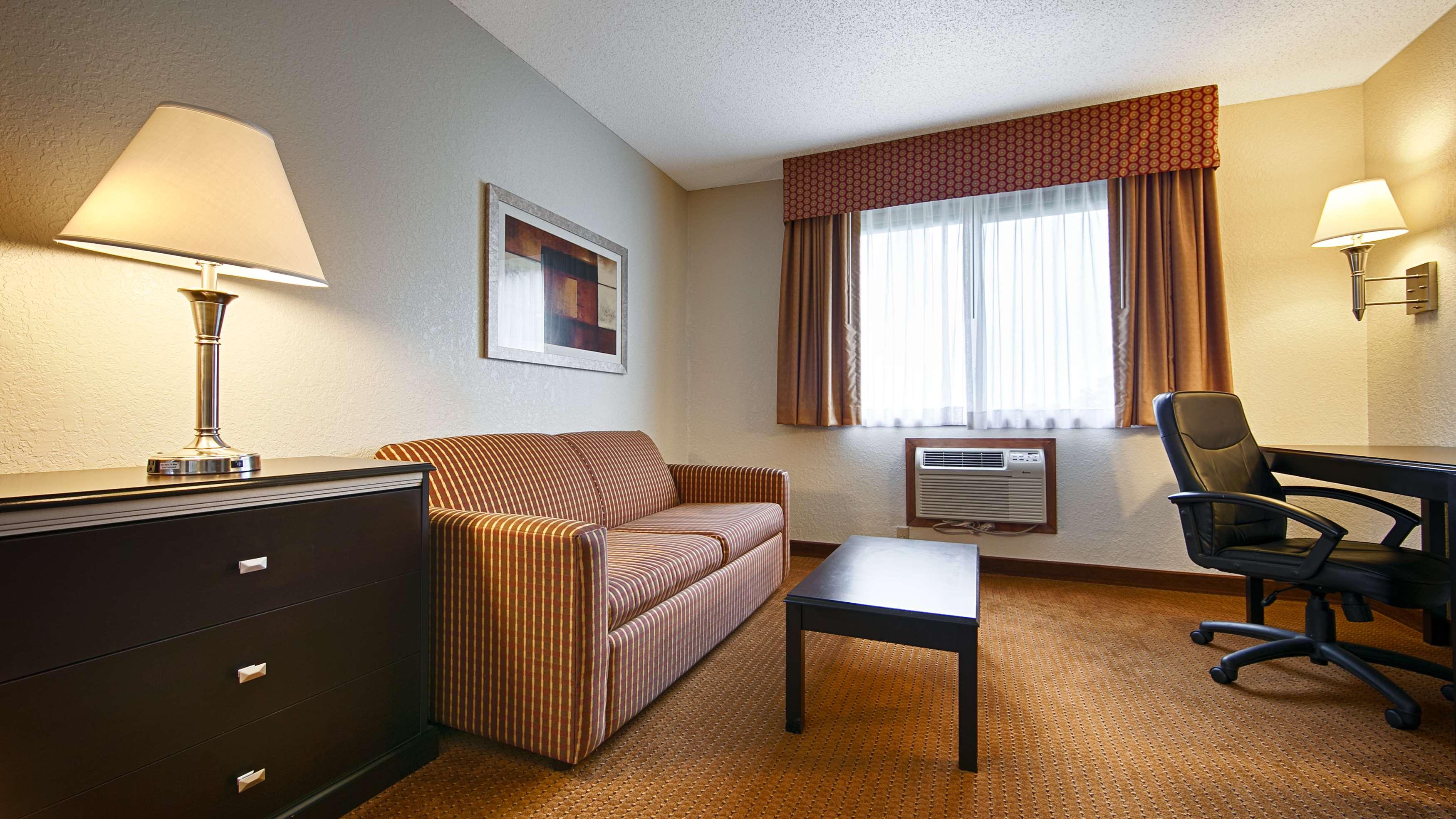 Best Western Mt. Pleasant Inn — photo 4