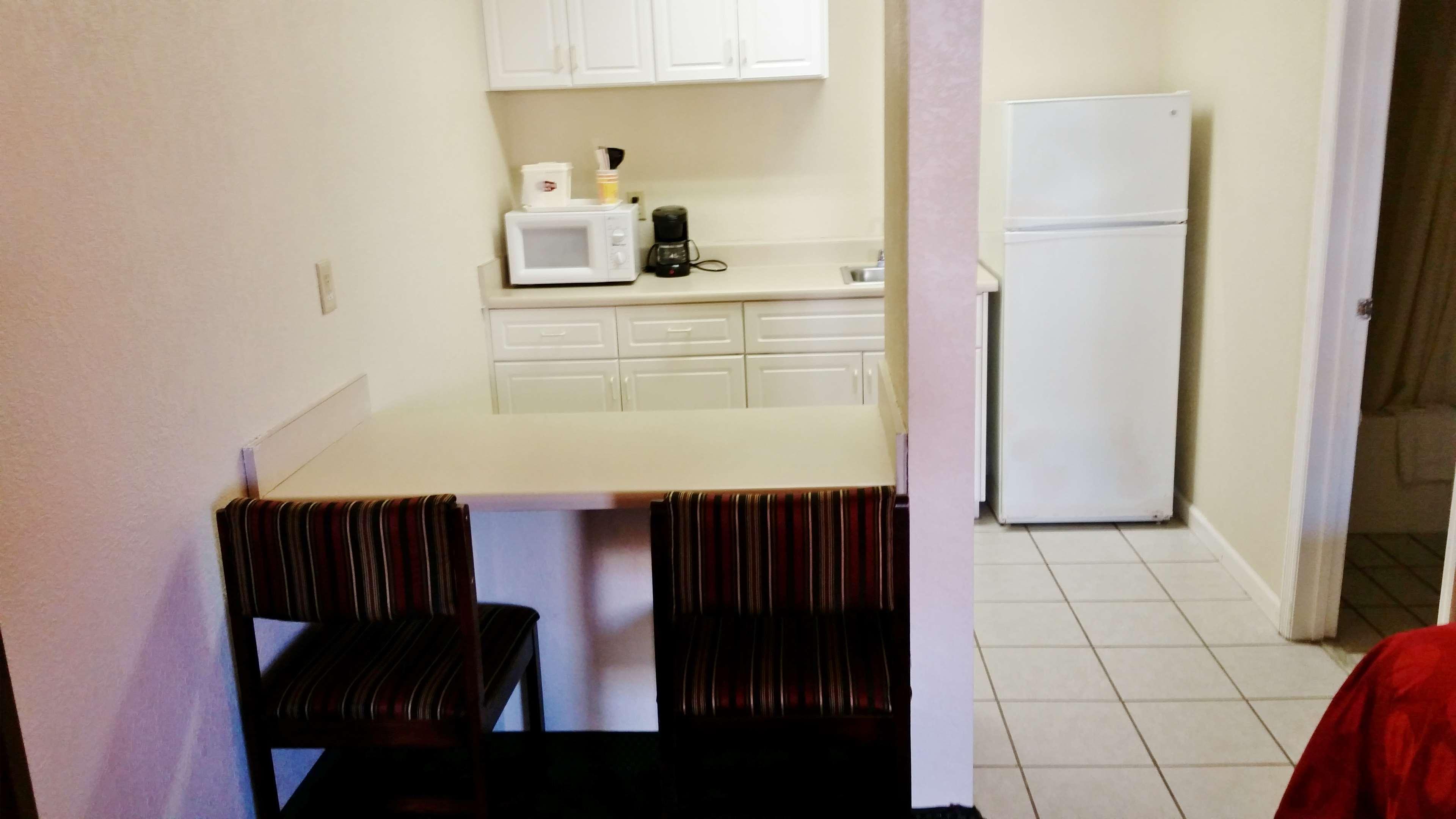 Country Hearth Inn & Suites - Augusta — photo 3