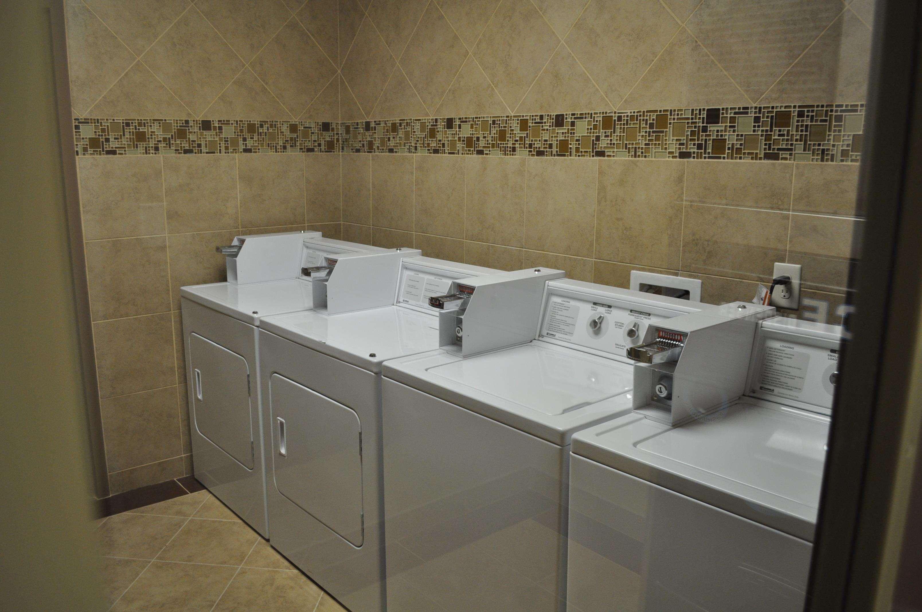 Hampton Inn Pleasanton — photo 5