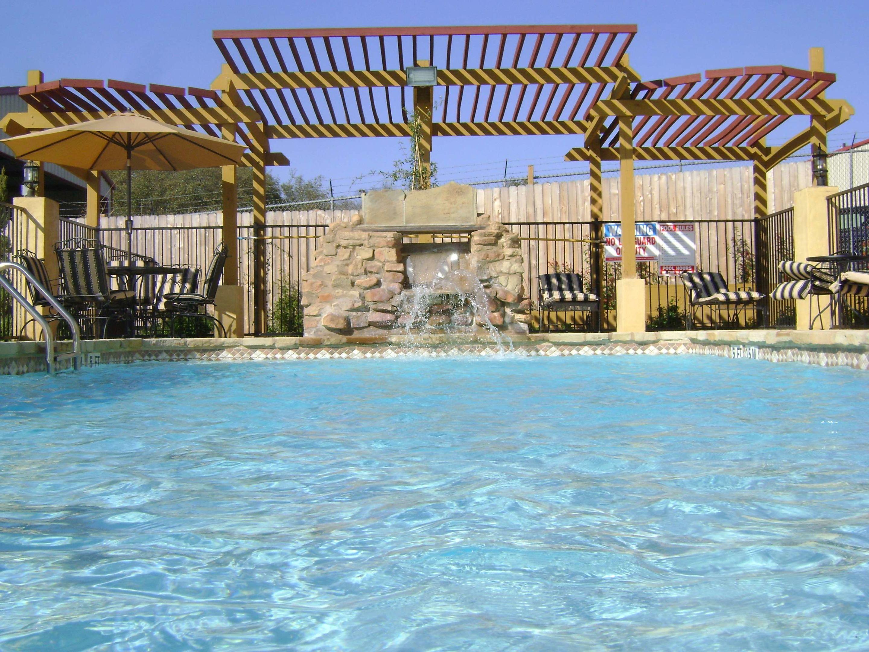 Best Western Plus Blanco Luxury Inn & Suites — photo 4
