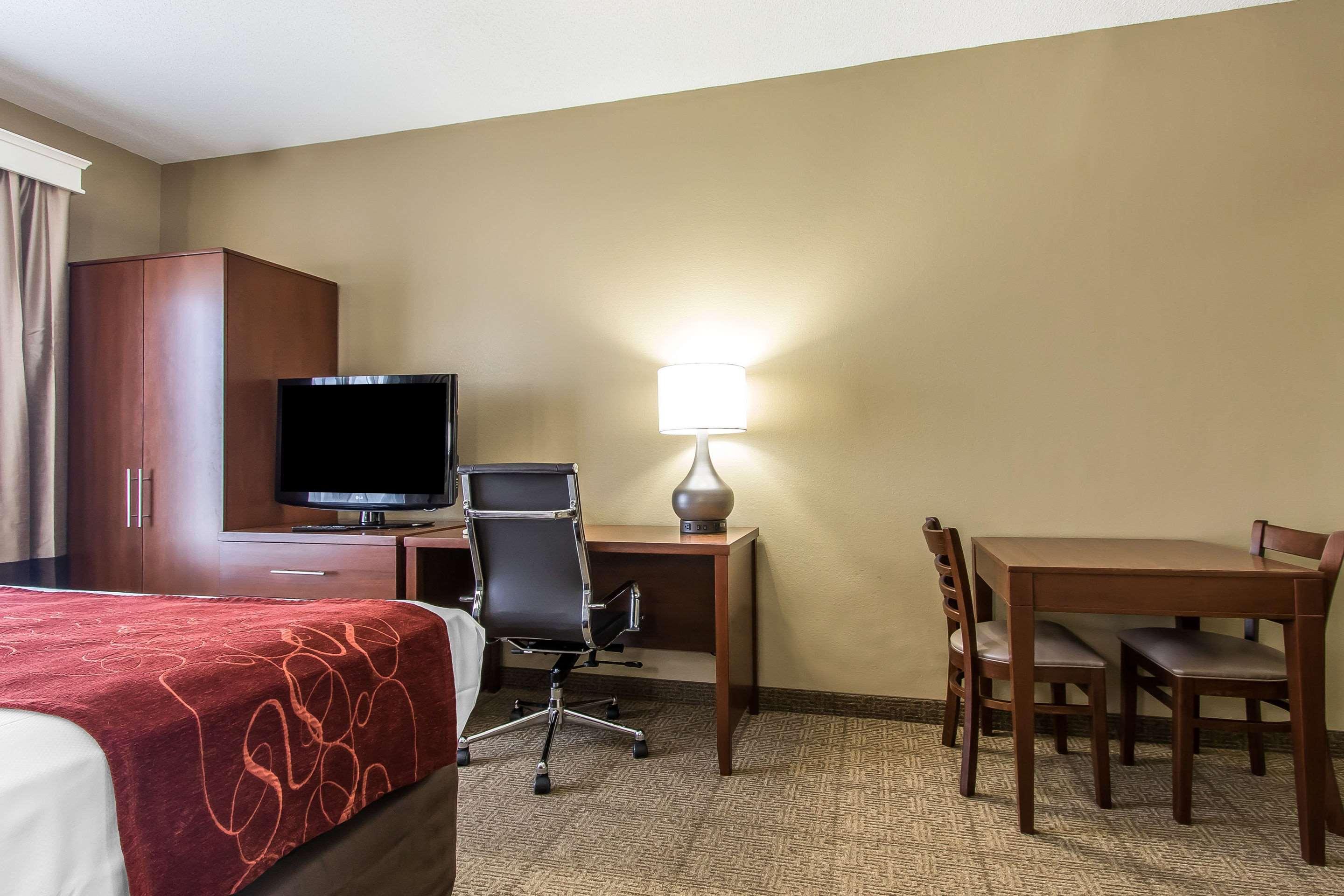 Comfort Suites Effingham — photo 4