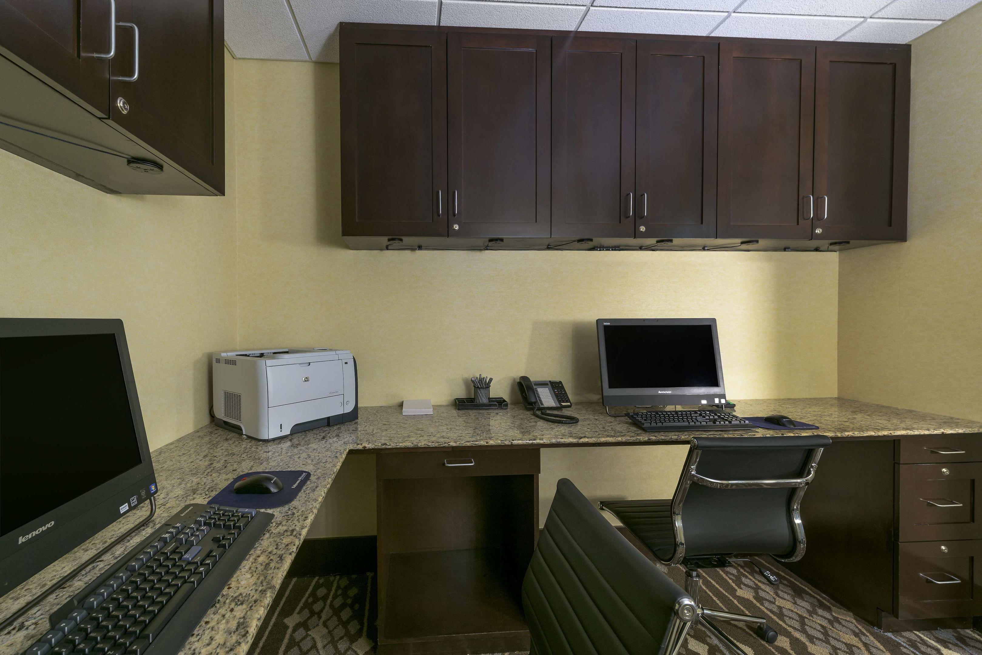 Hampton Inn & Suites Yonkers — photo 5