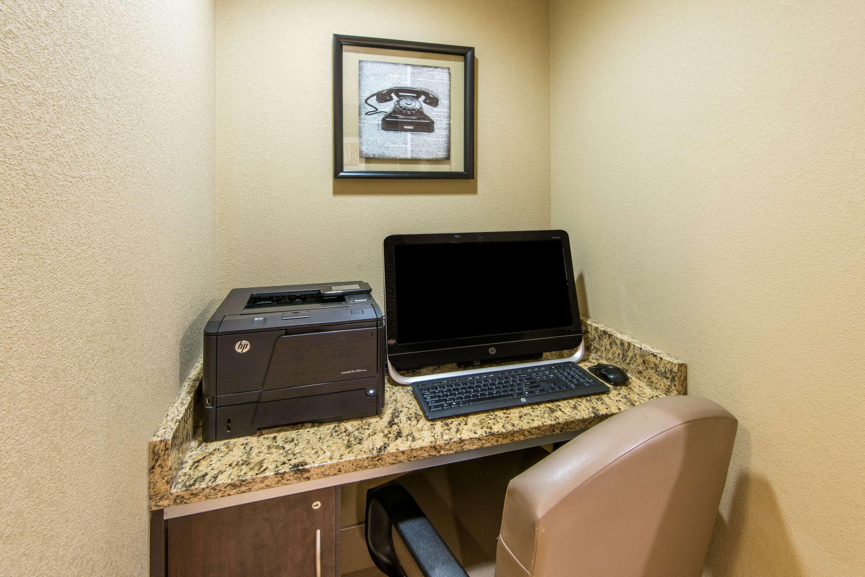 Microtel Inn & Suites by Wyndham North Canton — photo 5