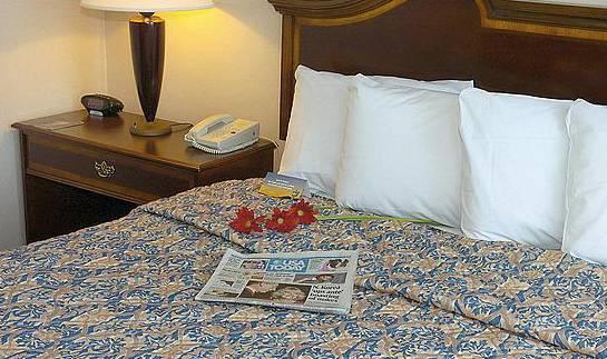 Holiday Inn Charlotte-Center City — photo 4