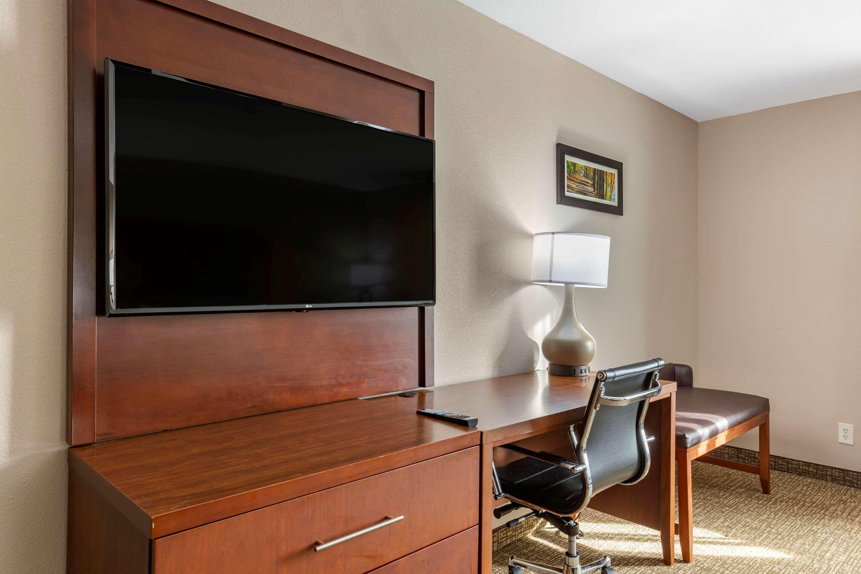 Comfort Inn Smithfield Near I-95 — photo 5