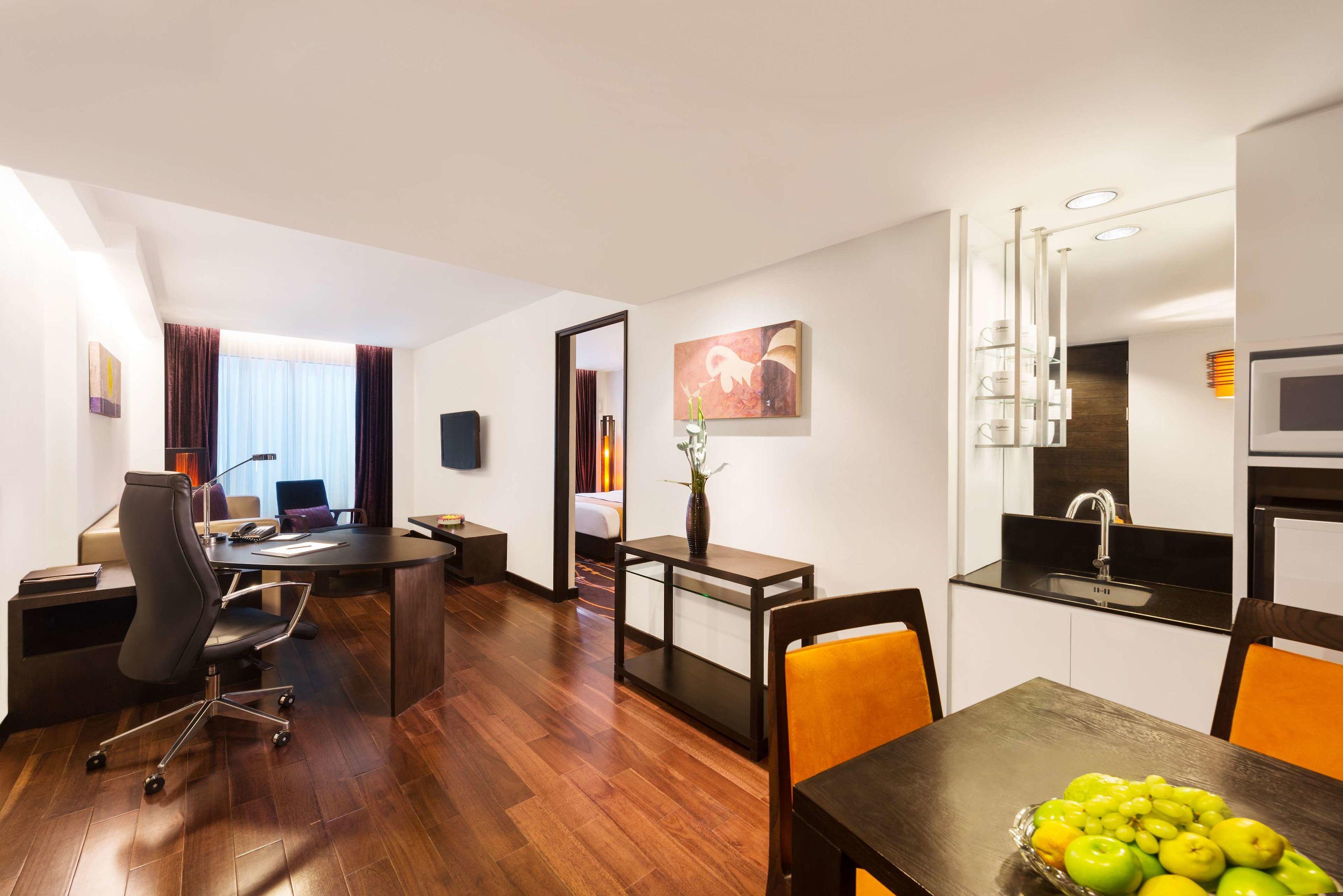 Radisson Suites Bangkok Sukhumvit — photo 3