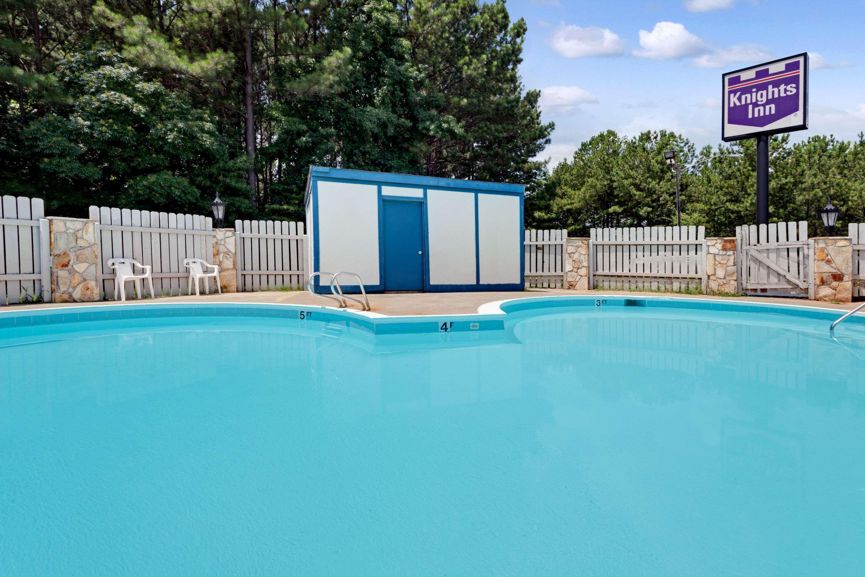 Knights Inn Austell Near Six Flags — photo 3