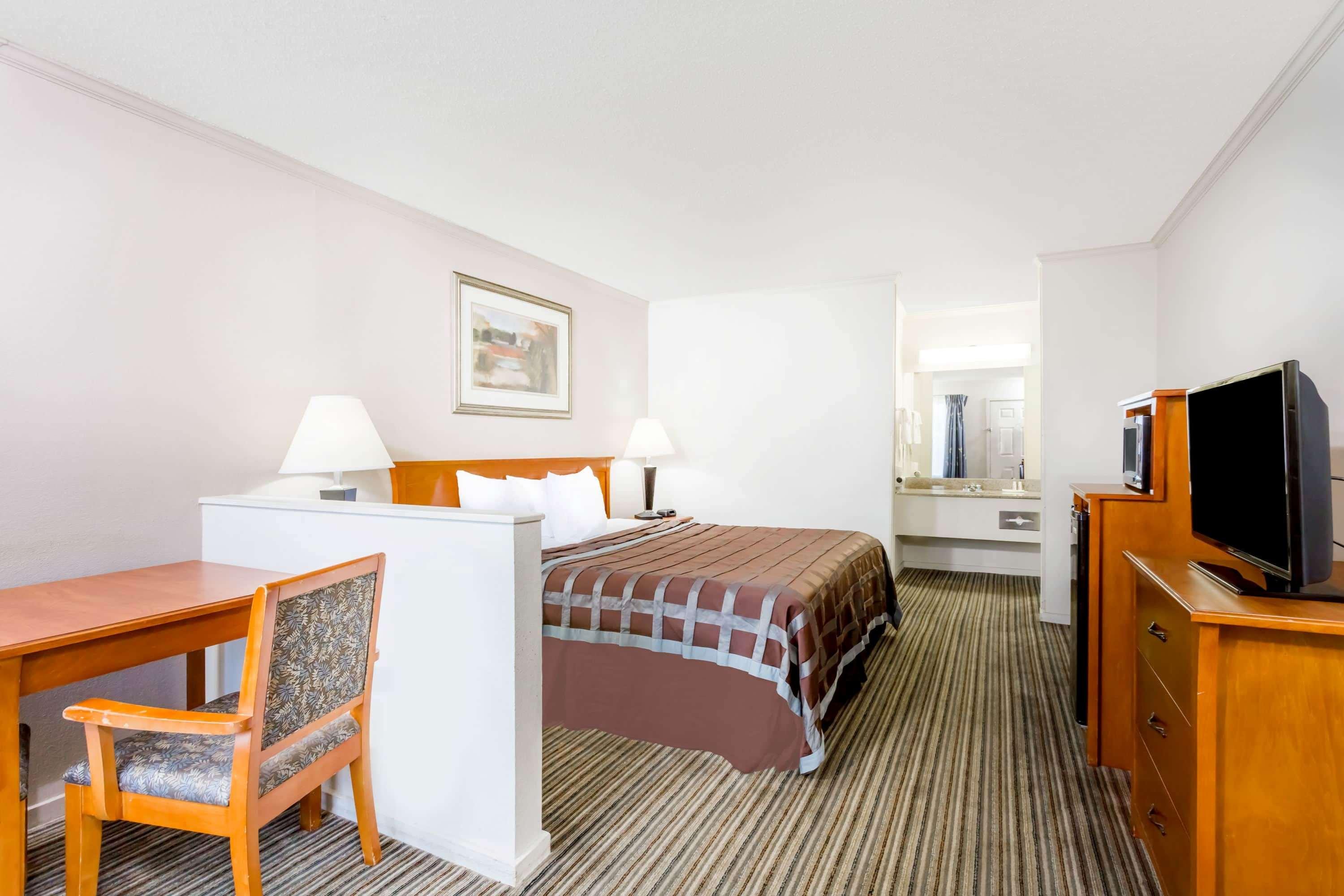 Days Inn Manning — photo 5