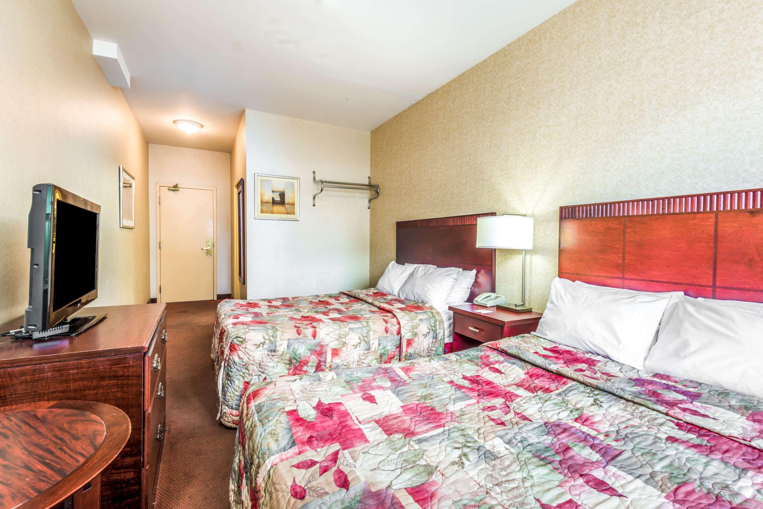 Howard Johnson Inn Toronto Downtown West — photo 4