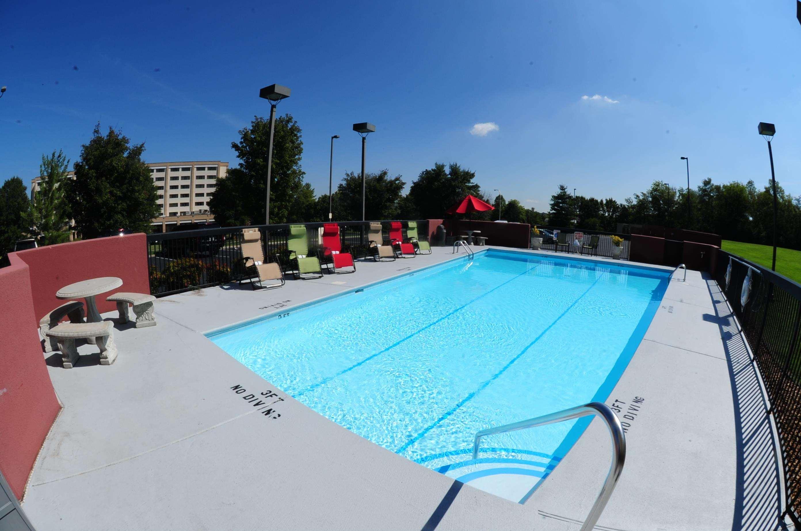 Hampton Inn & Suites Nashville Airport — photo 5