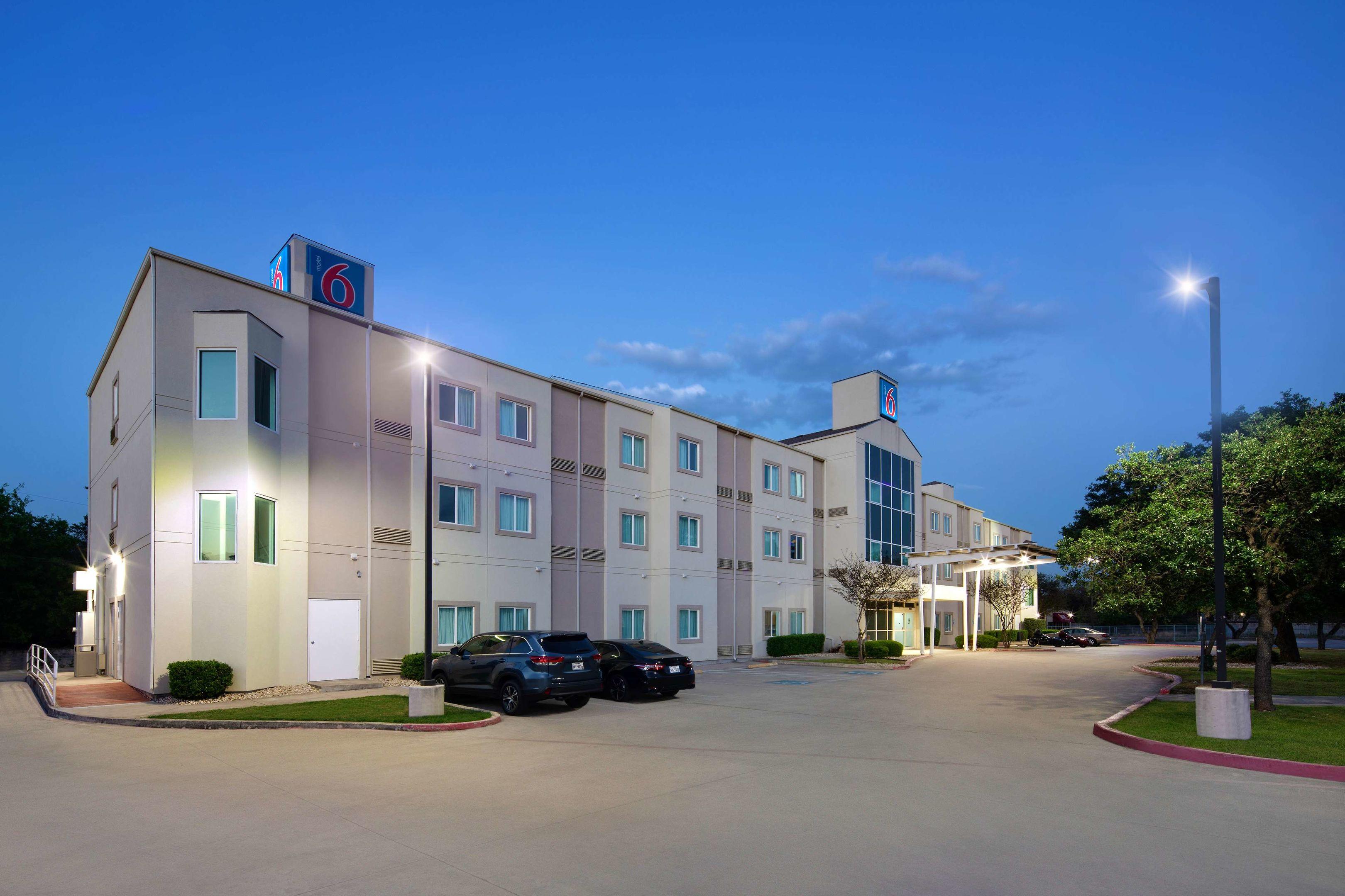 Motel 6 — photo 5