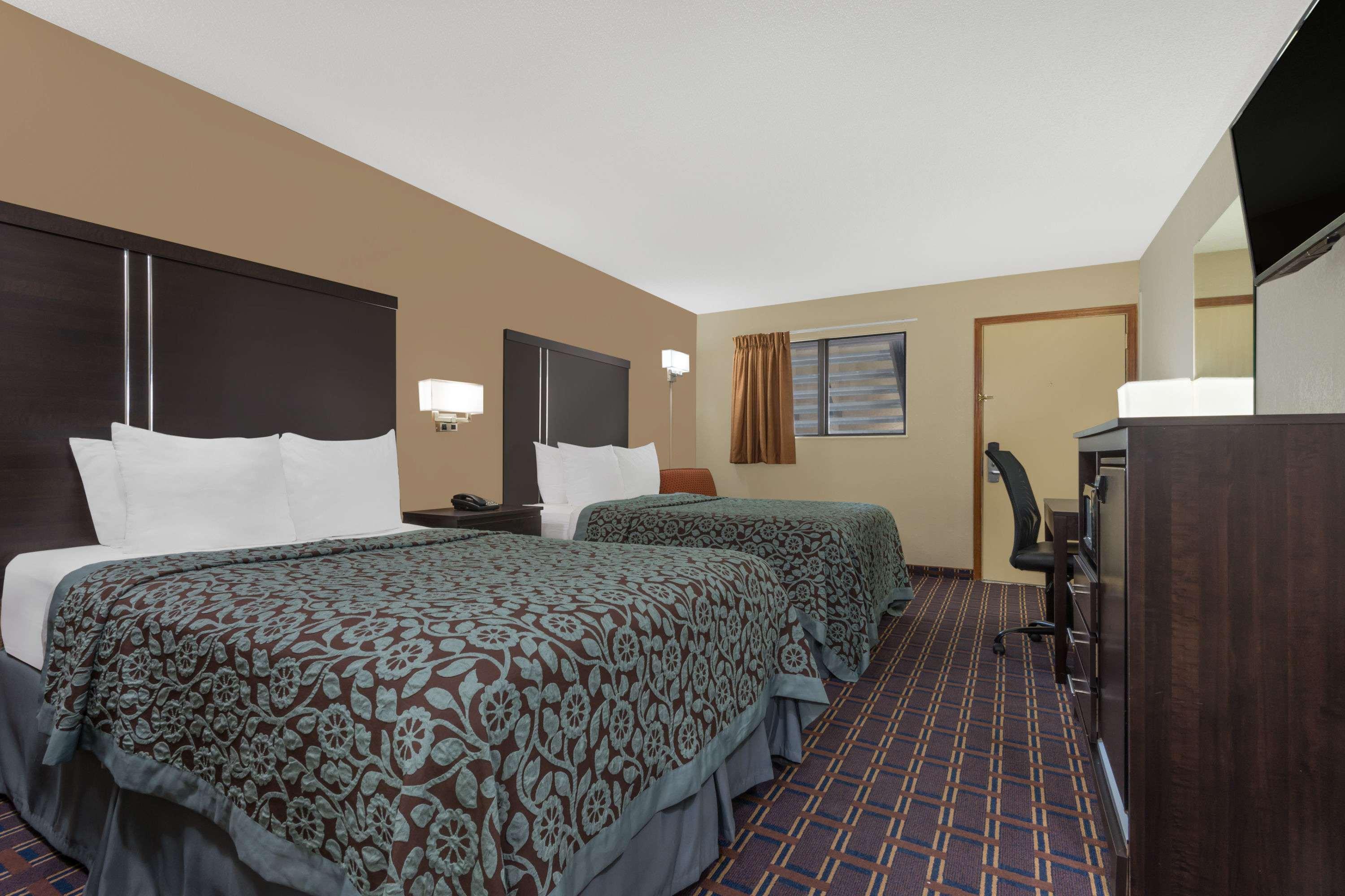 Days Inn by Wyndham Maumee/Toledo — photo 4