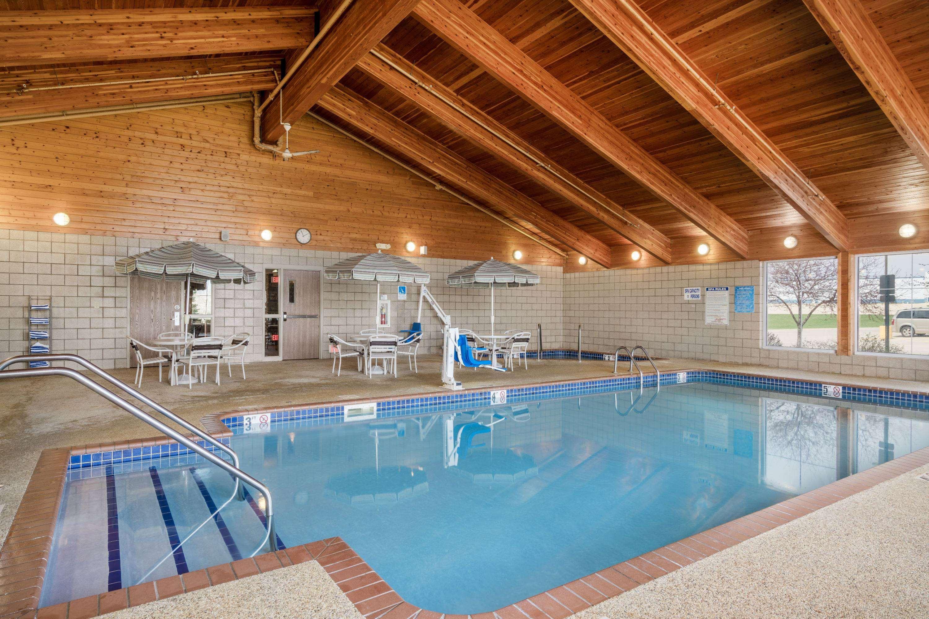 AmericInn Lodge & Suites Anamosa — photo 3