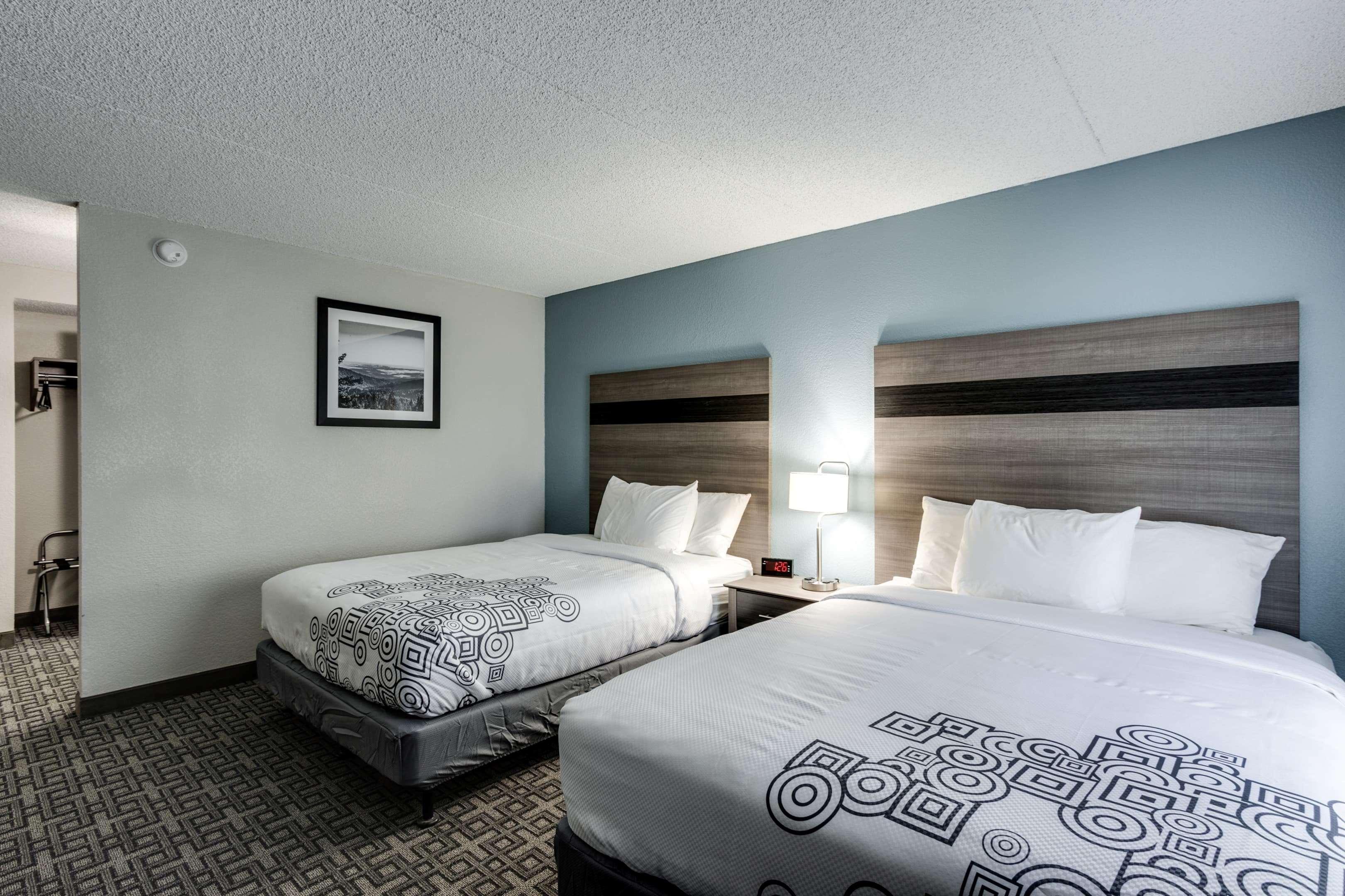 Days Inn & Suites by Wyndham Spokane — photo 5
