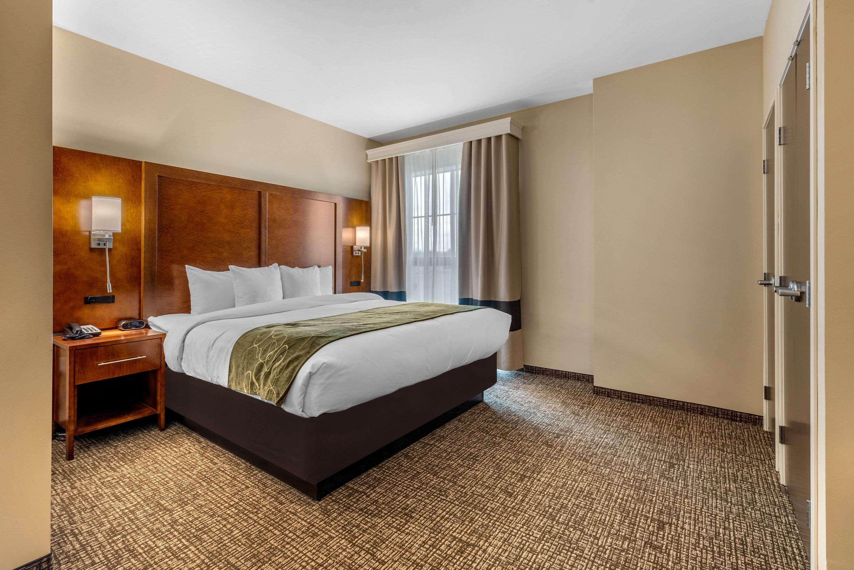 Comfort Suites — photo 5