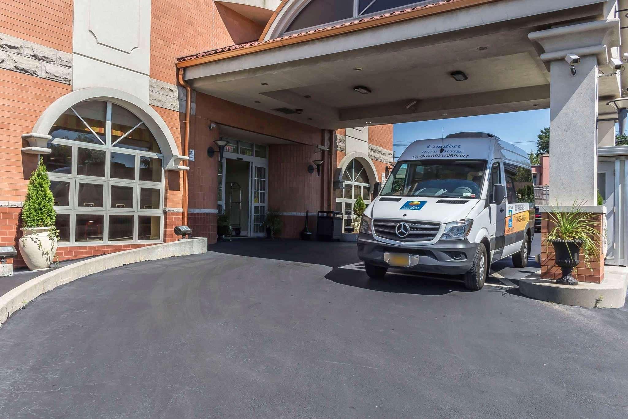 Comfort Inn & Suites Airport — photo 4
