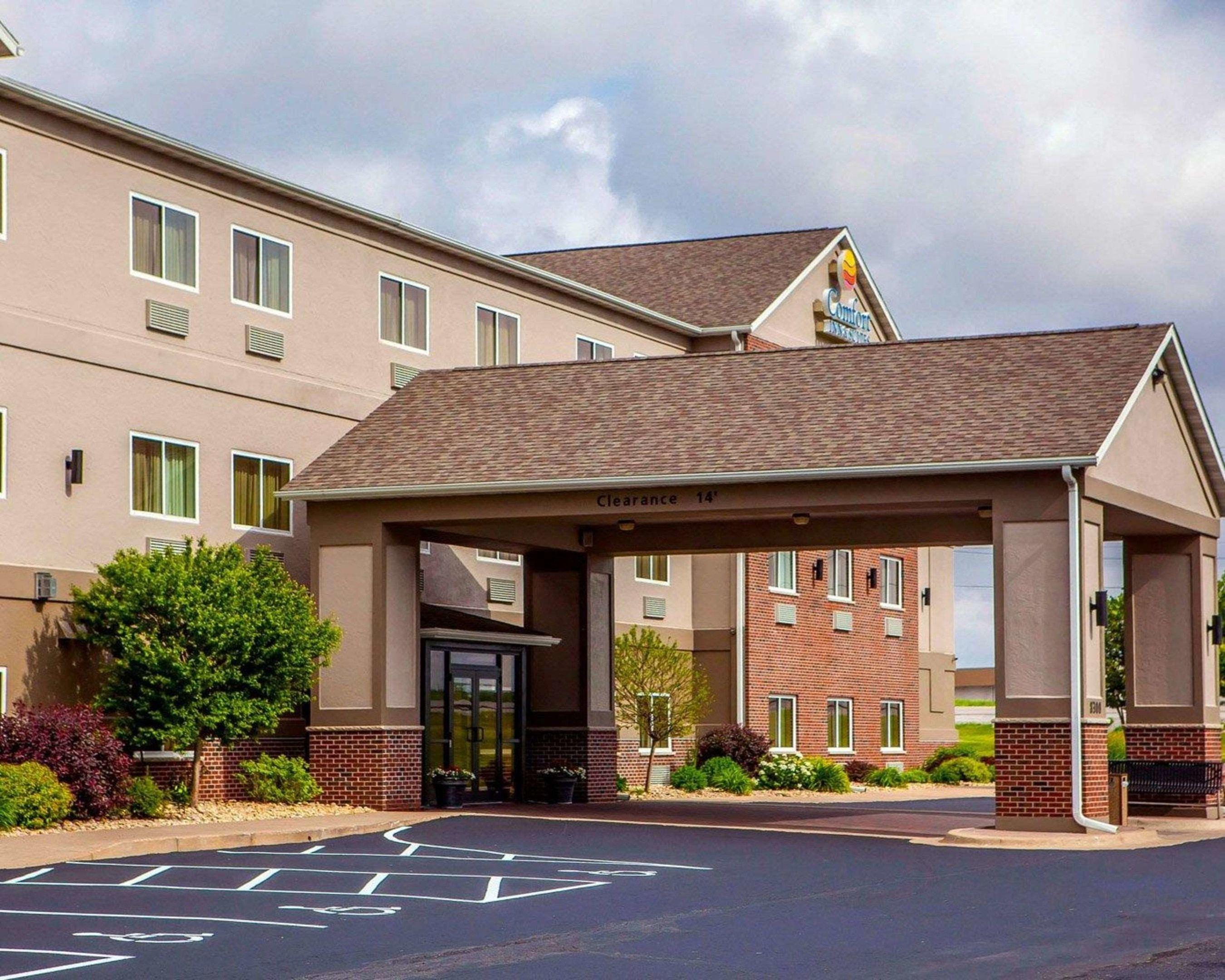 Comfort Inn & Suites Davenport - Quad Cities — photo 3