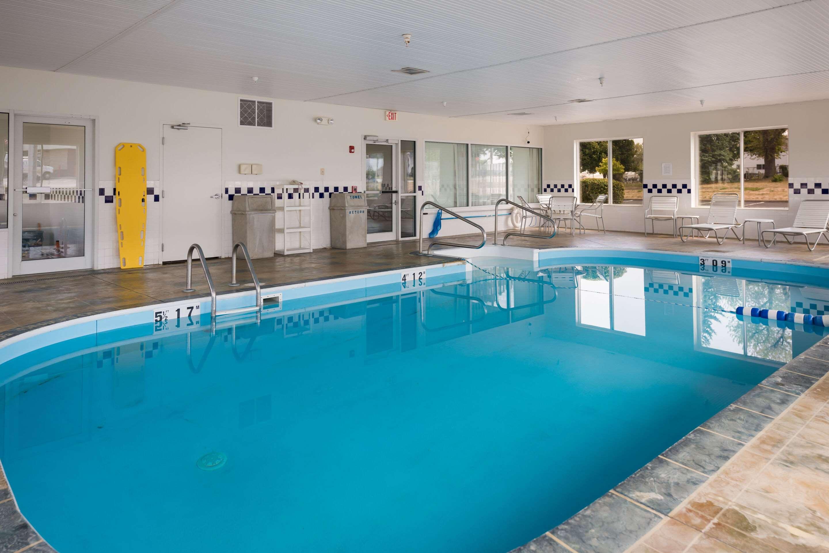 Sleep Inn & Suites — photo 4