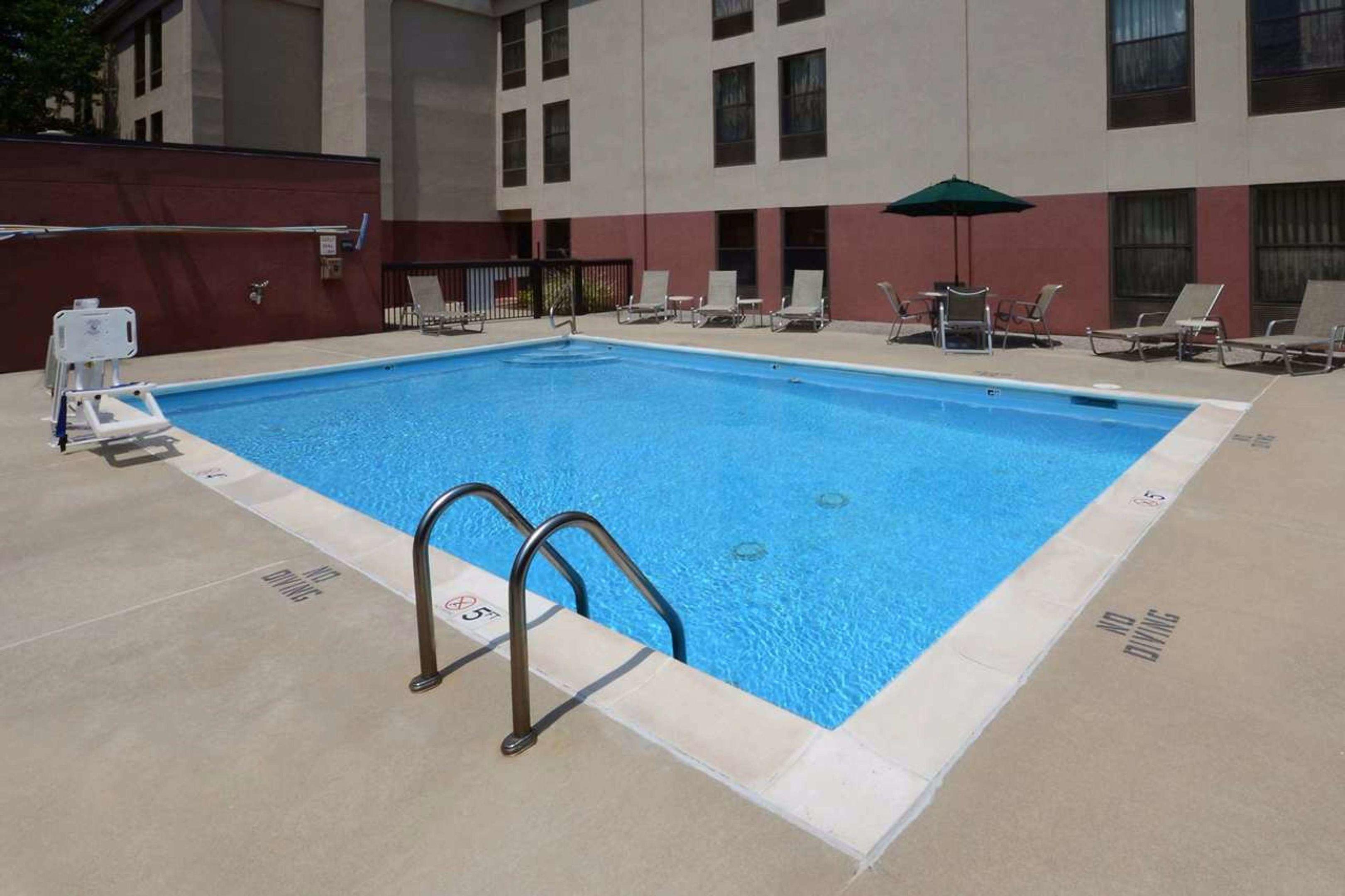 Hampton Inn Raleigh / Town of Wake Forest — photo 4