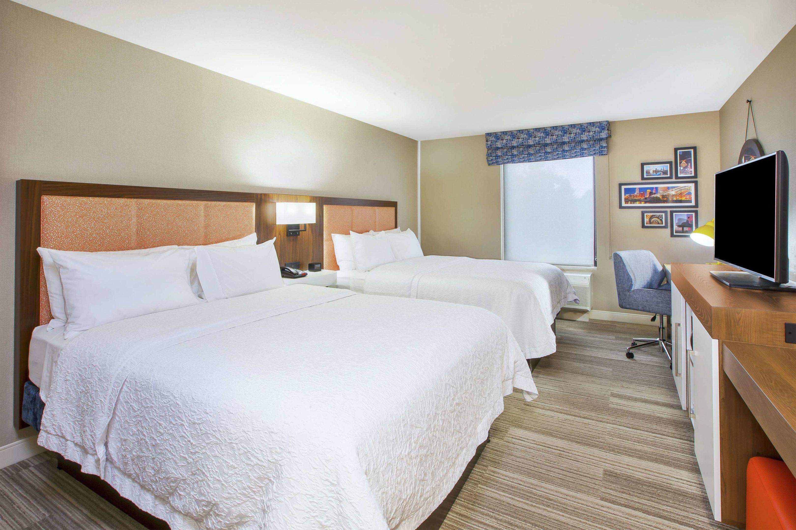 Hampton Inn & Suites Oakwood Village-Cleveland — photo 5