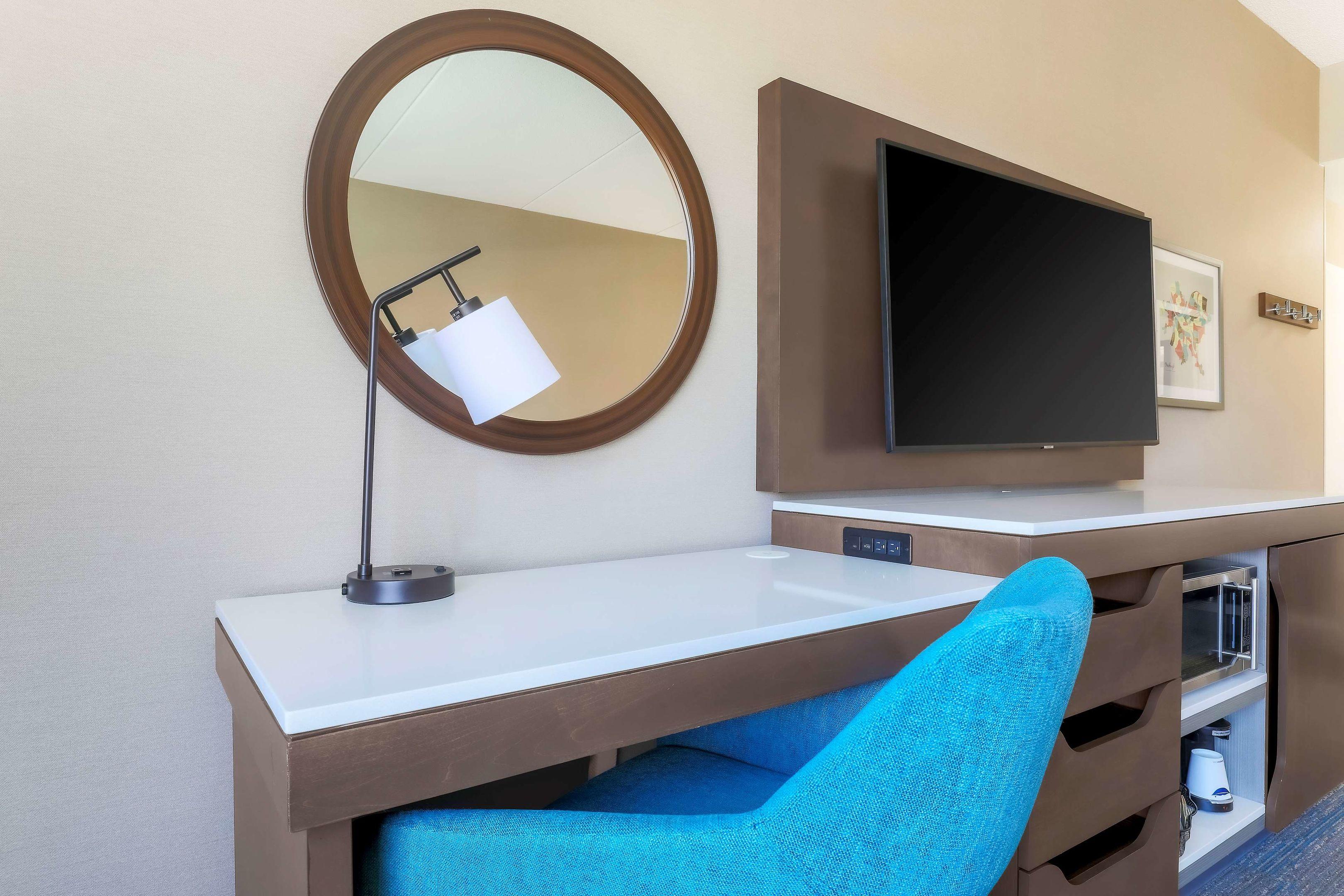Hampton Inn & Suites Pittsburgh-Downtown — photo 4